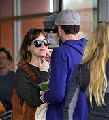 Dakota_Johnson_-_Spotted_out_with_a_pal_grocery_shopping_in_Los_Angeles2C_CA_-_May_1400006.jpg