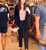 Dakota_Johnson_-_leaving_Erewhon_grocery_store_in_Los_Angeles_on_May_15-07.jpg