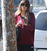 Grabbing_Coffee_with_her_friends_in_CA_-_January_12th00002.jpg