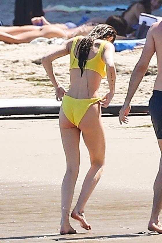 5BMQ5D_Dakota_Johnson___Bikini_in_Malibu_06232024_02.jpg 5BMQ5D_Dakota_Johnson___Bikini_in_Malibu_06232024_02.jpg