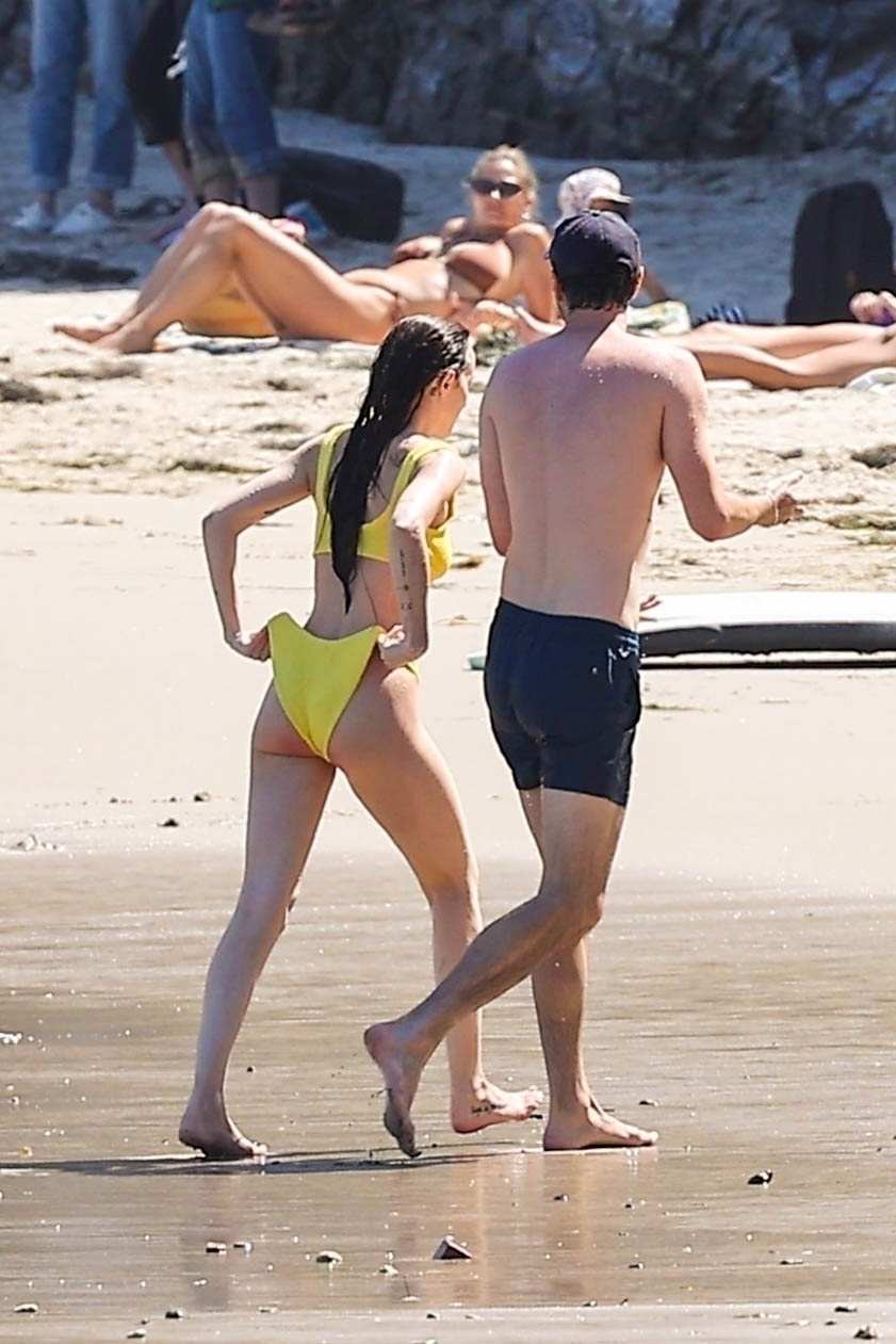5BMQ5D_Dakota_Johnson___Bikini_in_Malibu_06232024_22.jpg 5BMQ5D_Dakota_Johnson___Bikini_in_Malibu_06232024_22.jpg