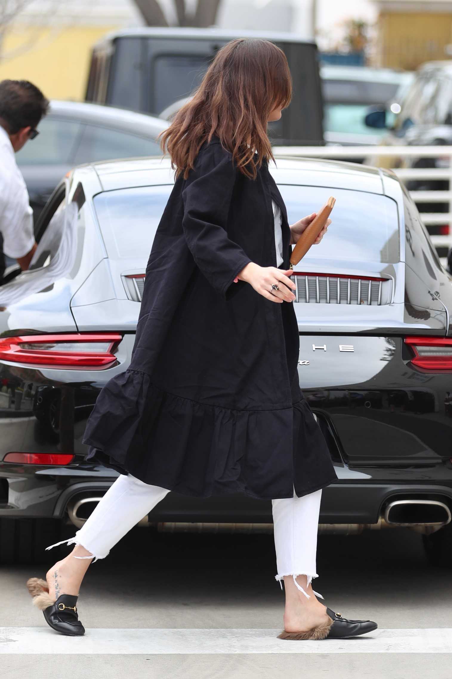 Arriving_At_The_Ralph_Lauren_Store_On_Rodeo_Drive_In_Los_Angeles_-_April_25-01.jpg