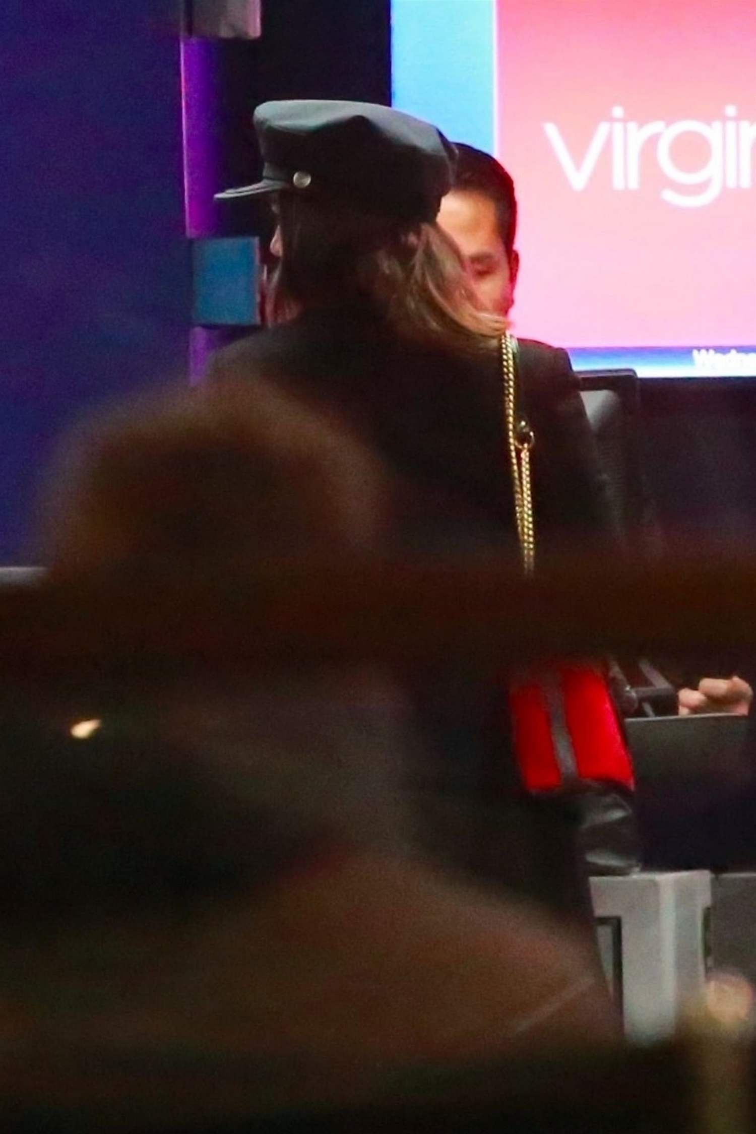 Arriving_at_LAX_Airport_-_December_13-03.jpg