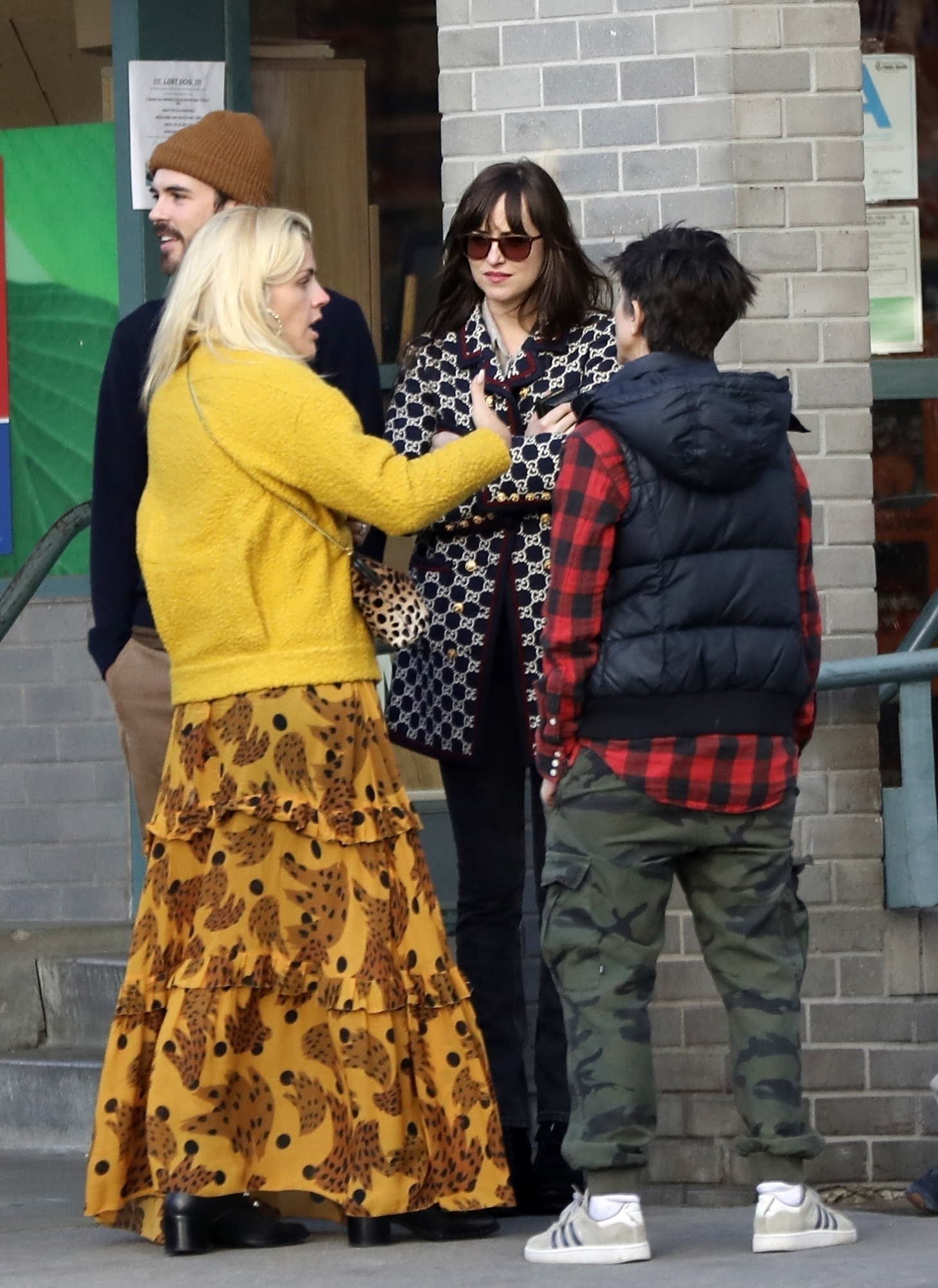 At_Larchmont_Village_in_Los_Angeles_Meeting_Up_with_Busy_Philipps_-_January_164.jpg At_Larchmont_Village_in_Los_Angeles_Meeting_Up_with_Busy_Philipps_-_January_164.jpg