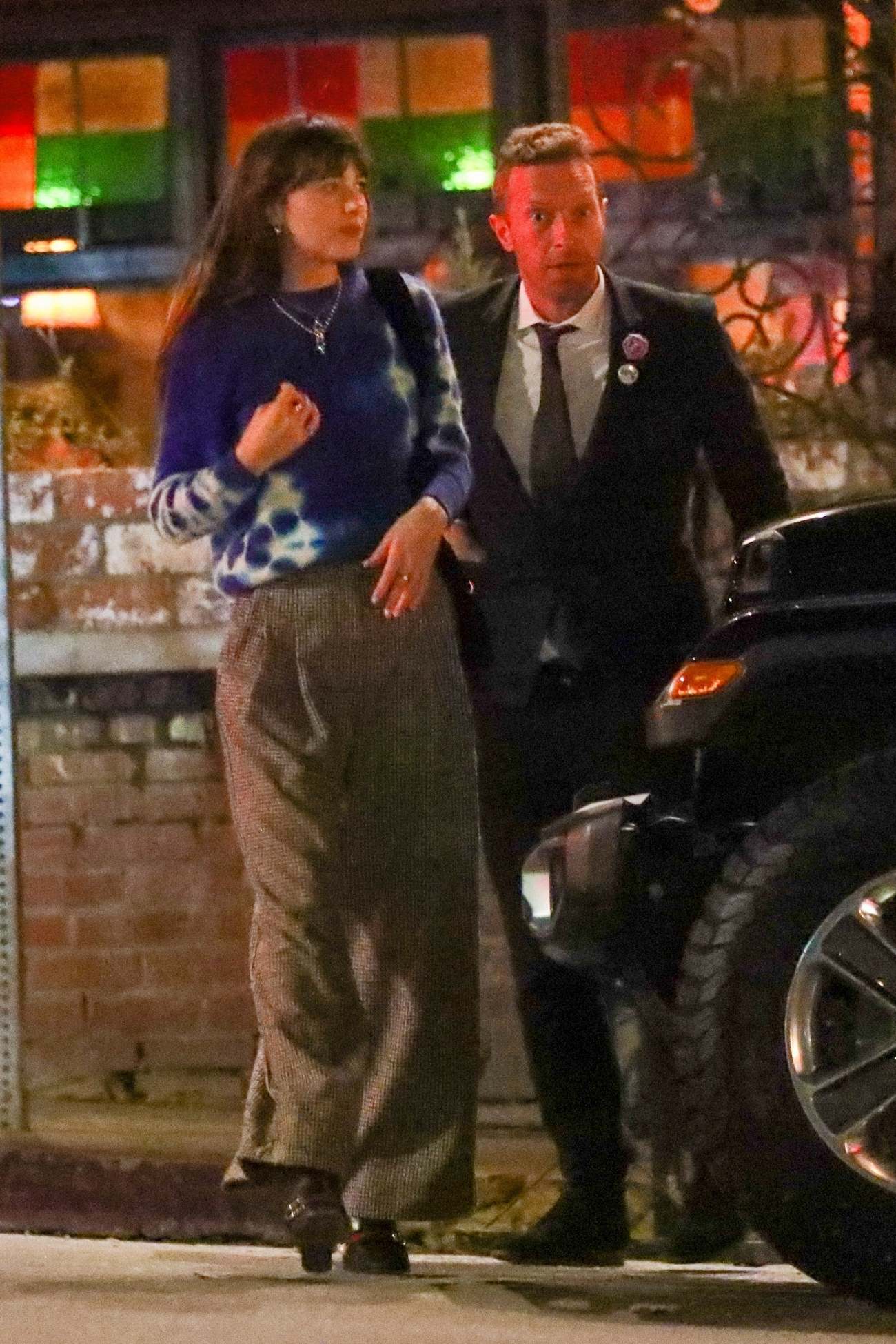 At_an_Italian_Restaurant_in_LA_with_Chris_Martin_-_January_29-01.jpg At_an_Italian_Restaurant_in_LA_with_Chris_Martin_-_January_29-01.jpg