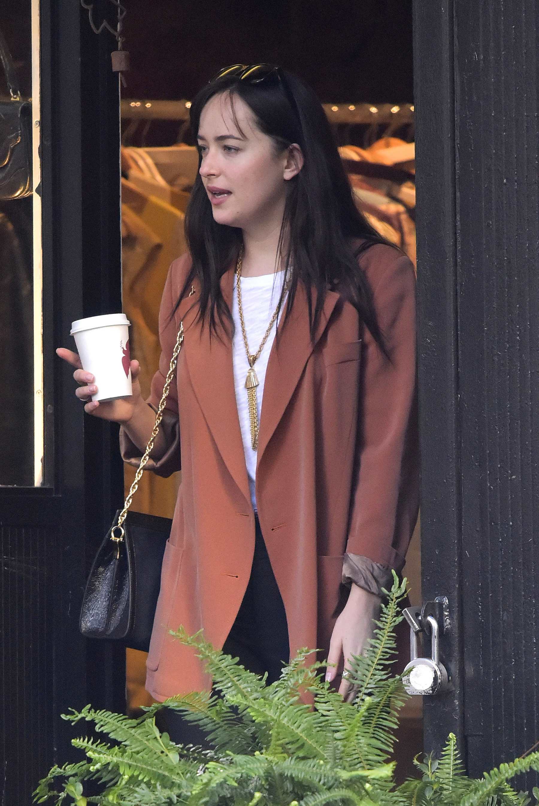 Bump_in_to_Matthew_Hilt_in_New_York_City_-_September_29-01.jpg Bump_in_to_Matthew_Hilt_in_New_York_City_-_September_29-01.jpg