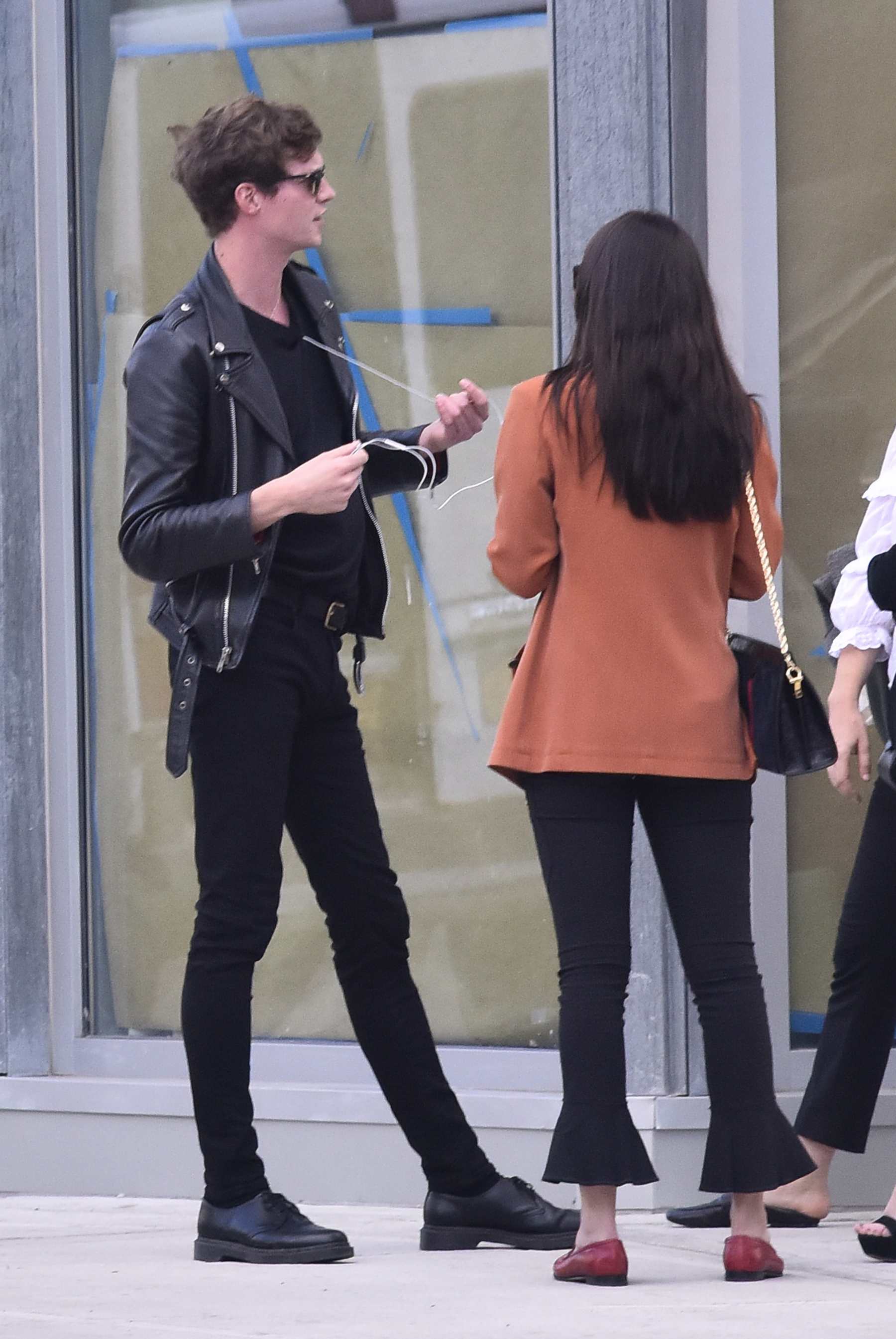 Bump_in_to_Matthew_Hilt_in_New_York_City_-_September_29-02.jpg Bump_in_to_Matthew_Hilt_in_New_York_City_-_September_29-02.jpg