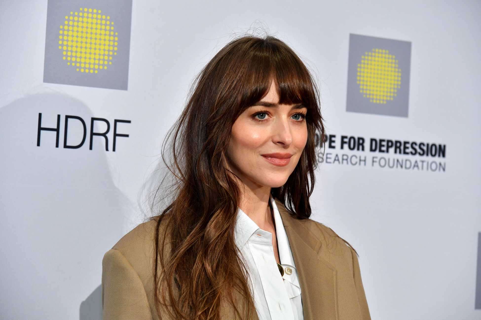 Dakota_Johnson_-_17th_Annual_HOPE_Luncheon_Seminar_in_New_York_1114202316.jpg