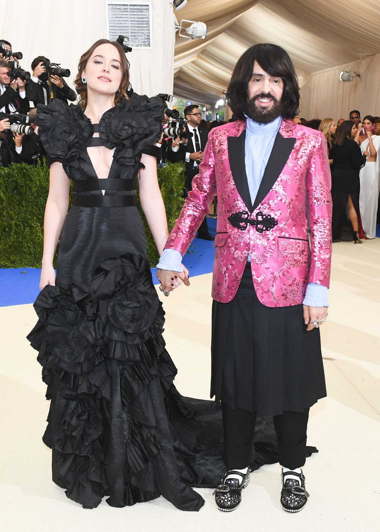 Dakota_Johnson_-_2017_MET_Gala_at_The_Metropolitan_Museum_of_Art_-_May_1-04.jpg