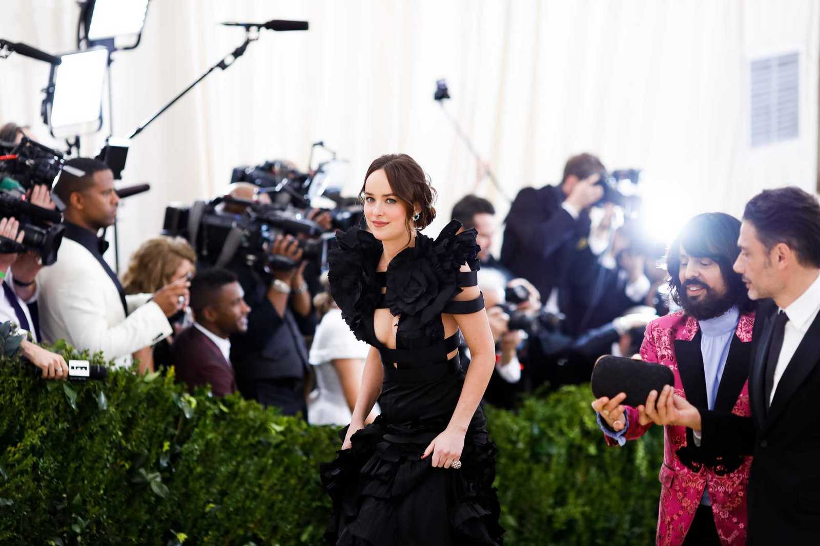 Dakota_Johnson_-_2017_MET_Gala_at_The_Metropolitan_Museum_of_Art_-_May_1-10.jpg