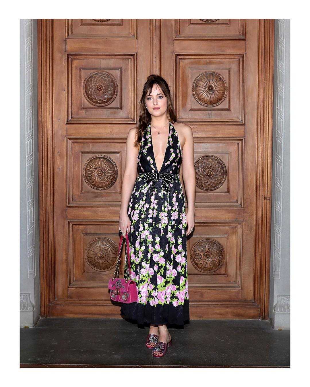 Dakota_Johnson_-_2018_Gucci_Cruise_in_Florence_on_May_29-02.jpg
