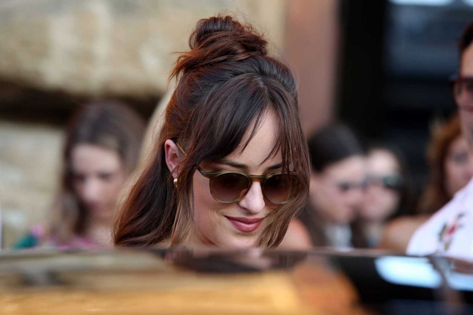 Dakota_Johnson_-_2018_Gucci_Cruise_in_Florence_on_May_29-08.jpg