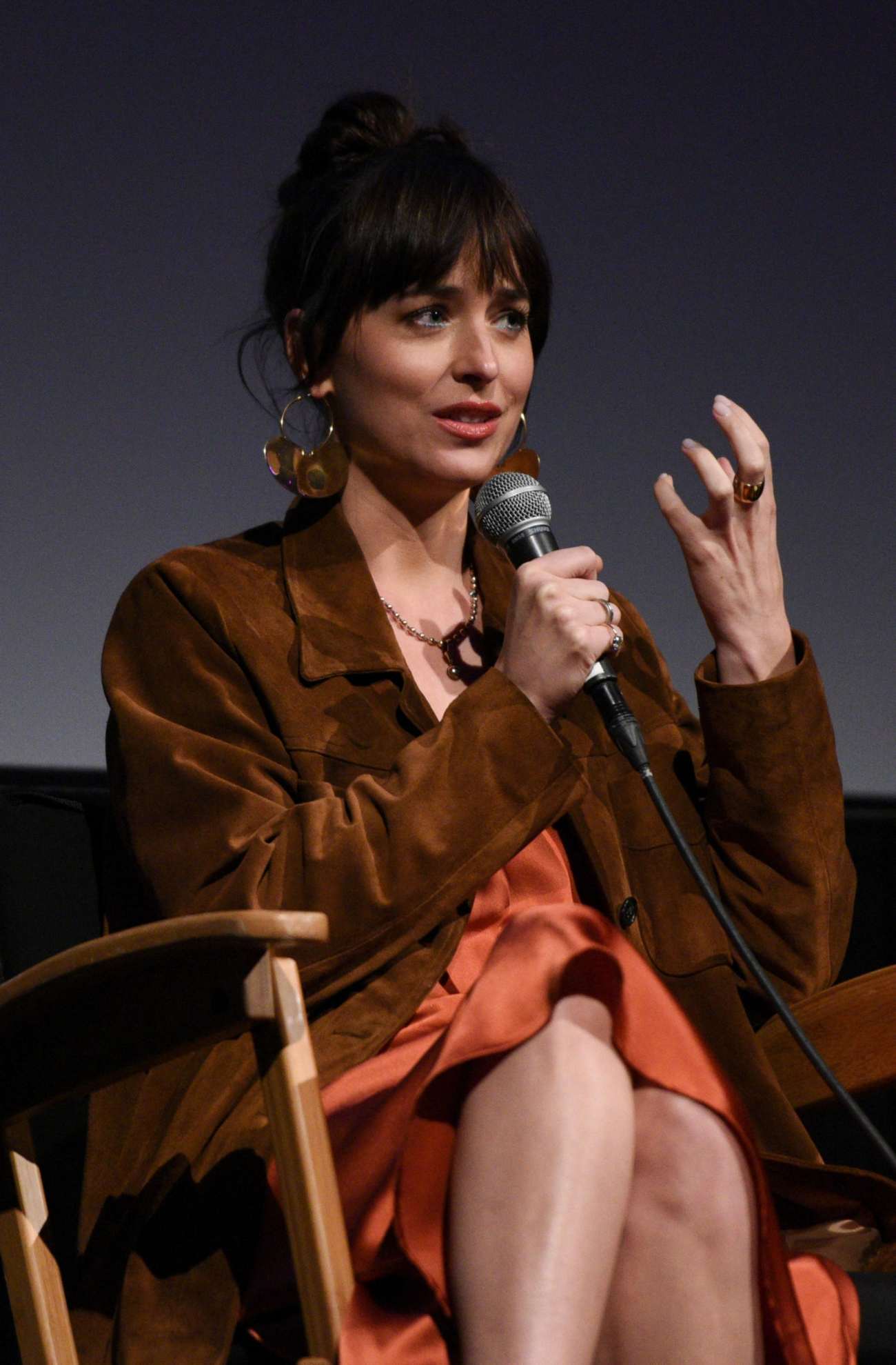 Dakota_Johnson_-_2021_Telluride_Film_Festival_-__The_Lost_Daughter__Q_A_09052021_01.jpg