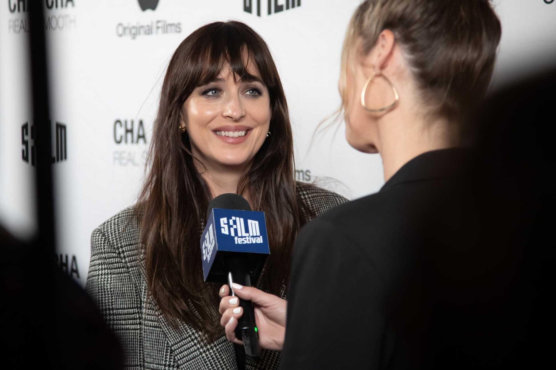 Dakota_Johnson_-_2022_San_Francisco_Film_Festival_-__Cha_Cha_Real_Smooth__Premiere_0430202210.jpg