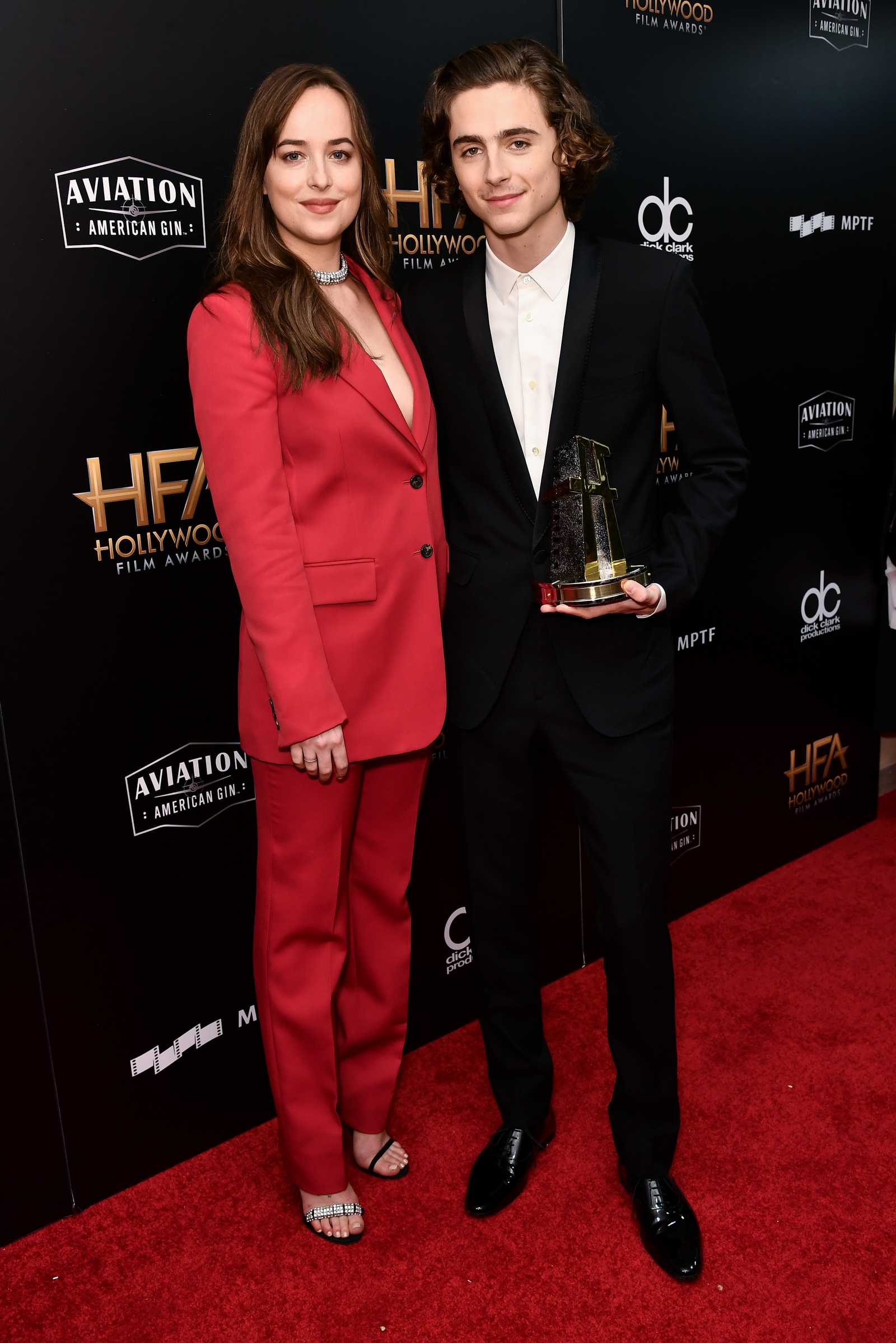 Dakota_Johnson_-_21st_Annual_Hollywood_Film_Awards_on_November_5-13.jpg