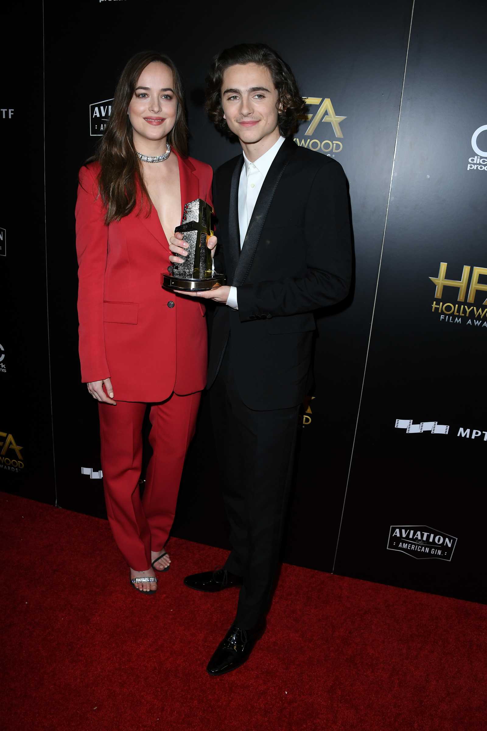 Dakota_Johnson_-_21st_Annual_Hollywood_Film_Awards_on_November_5-16.jpg