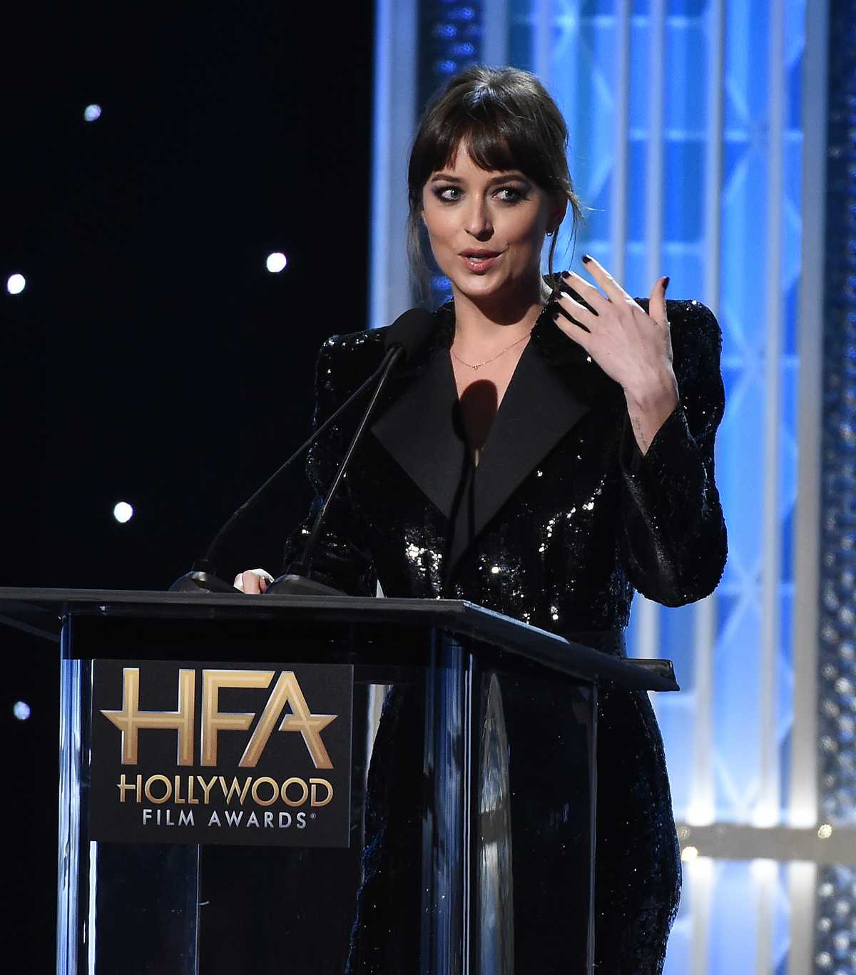 Dakota_Johnson_-_23rd_Annual_Hollywood_Film_Awards_in_Los_Angeles_11032019-06.jpg Dakota_Johnson_-_23rd_Annual_Hollywood_Film_Awards_in_Los_Angeles_11032019-06.jpg
