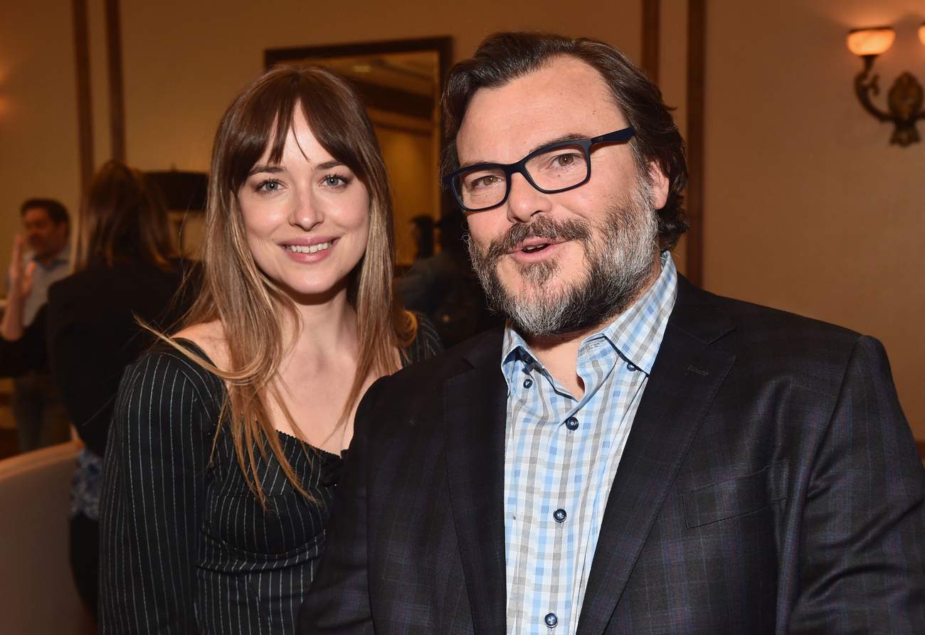 Dakota_Johnson_-_At_CinemaCon_2018_-_Amazon_Studios_-_April_2600002.jpg Dakota_Johnson_-_At_CinemaCon_2018_-_Amazon_Studios_-_April_2600002.jpg