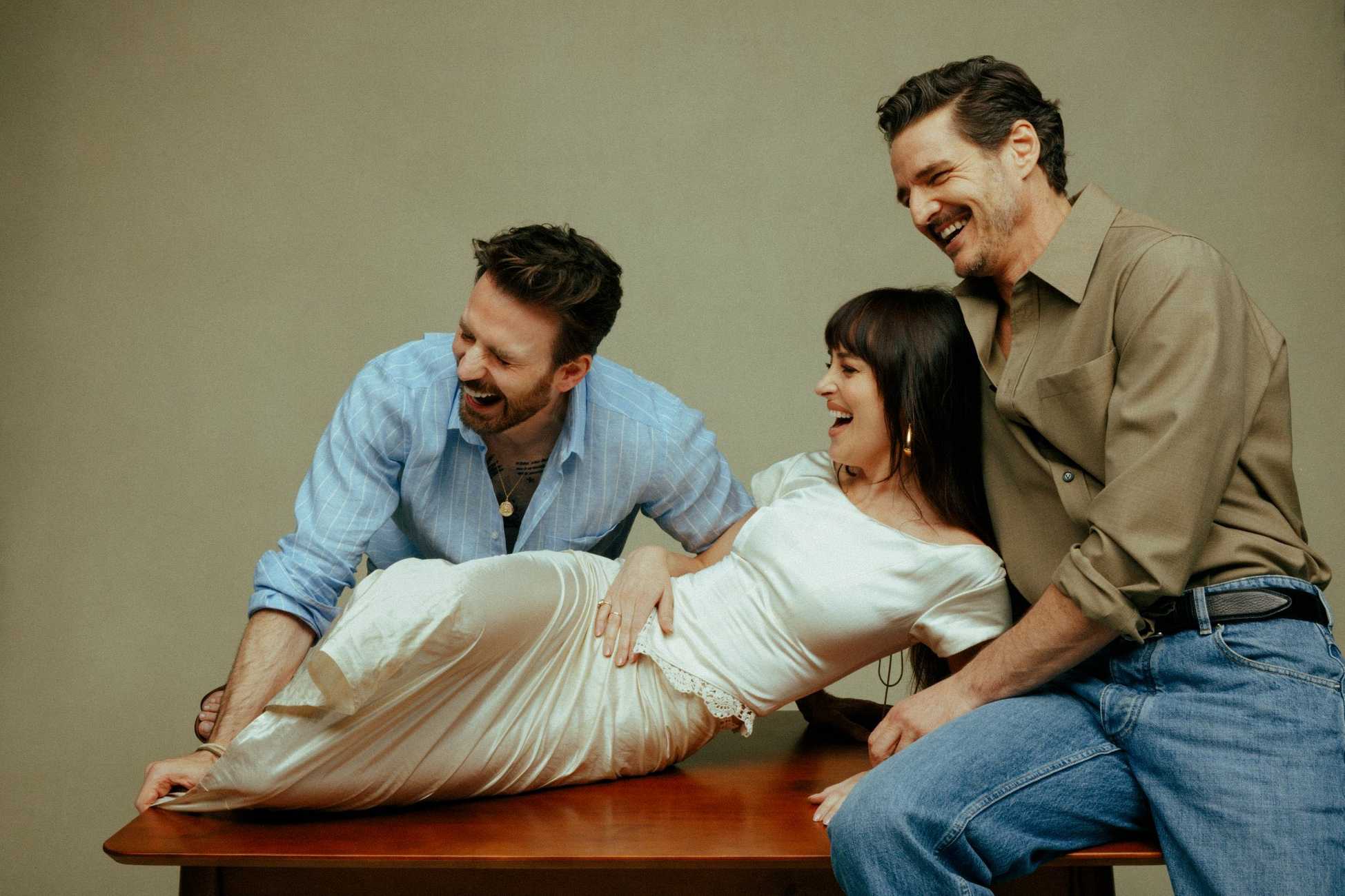 Dakota_Johnson_-_Charlie_Clift_photoshoot_2025_02.jpg