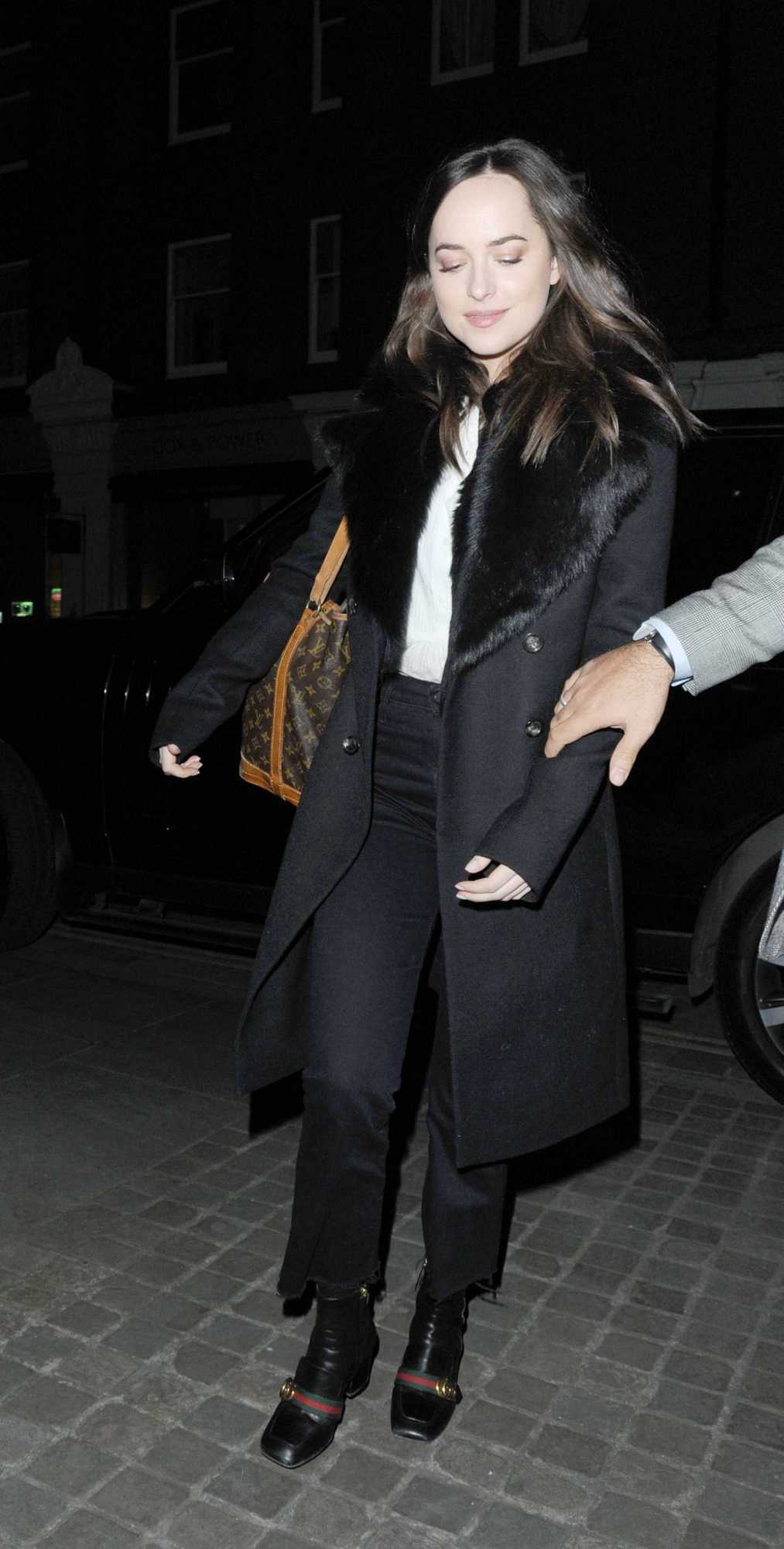 Dakota_Johnson_-_Chiltern_Firehouse_in_London_on_Feb_8-03.jpg Dakota_Johnson_-_Chiltern_Firehouse_in_London_on_Feb_8-03.jpg