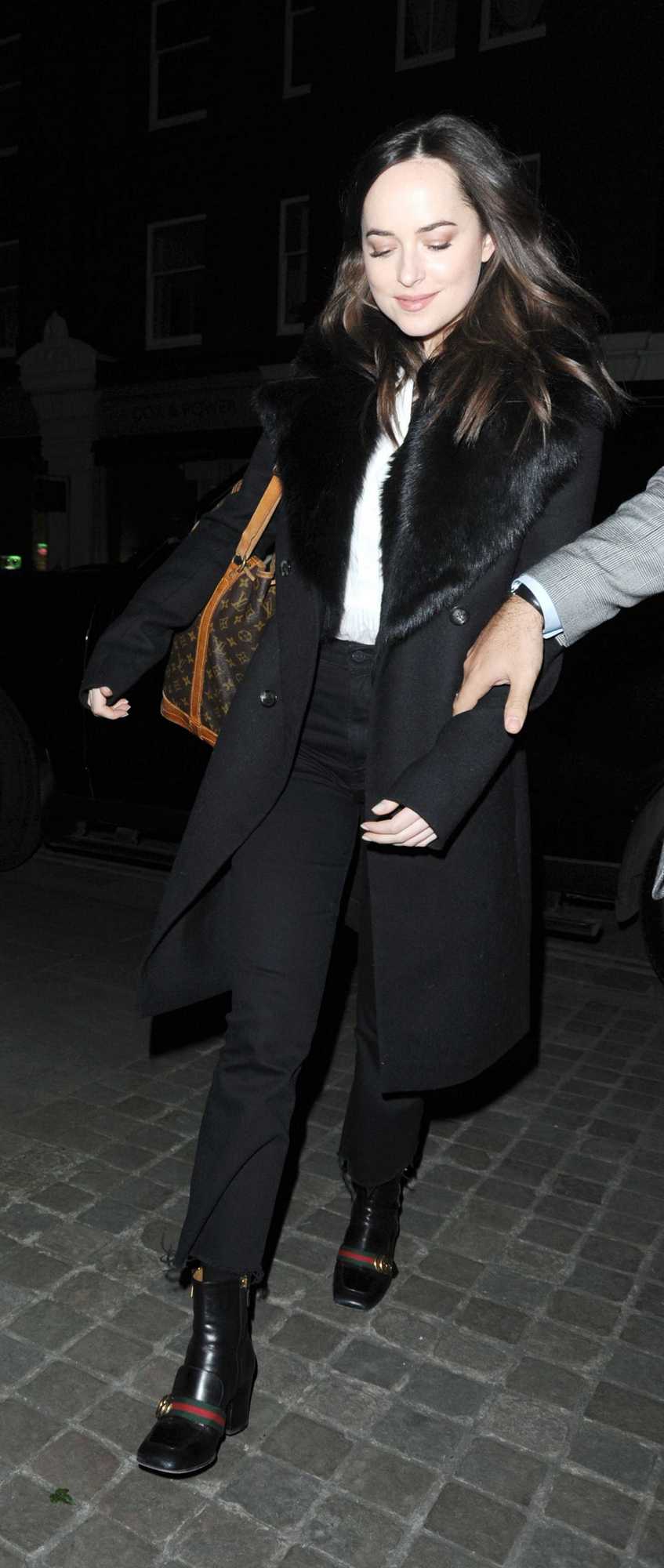 Dakota_Johnson_-_Chiltern_Firehouse_in_London_on_Feb_8-04.jpg Dakota_Johnson_-_Chiltern_Firehouse_in_London_on_Feb_8-04.jpg