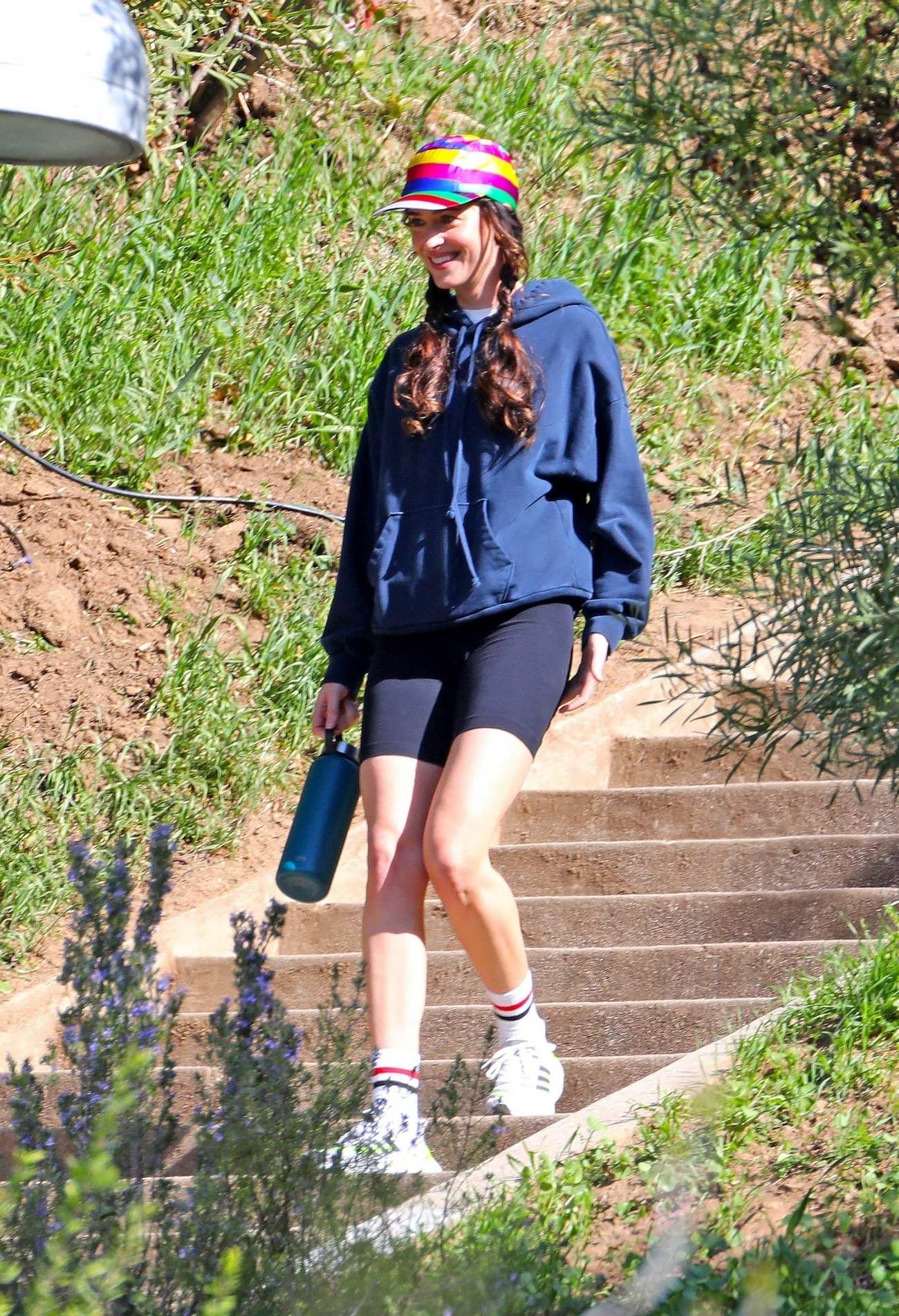 Dakota_Johnson_-_Filming__Am_I_Ok__at_Elysian_Park_in_Los_Angeles2C_California_03092021_06.jpg