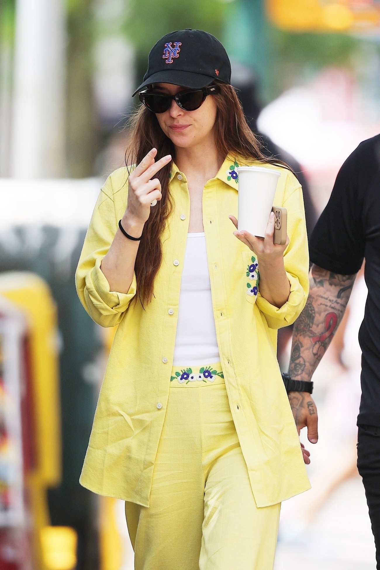 Dakota_Johnson_-_Filming__Materialists__in_New_York_June_52C_2024_16.jpg