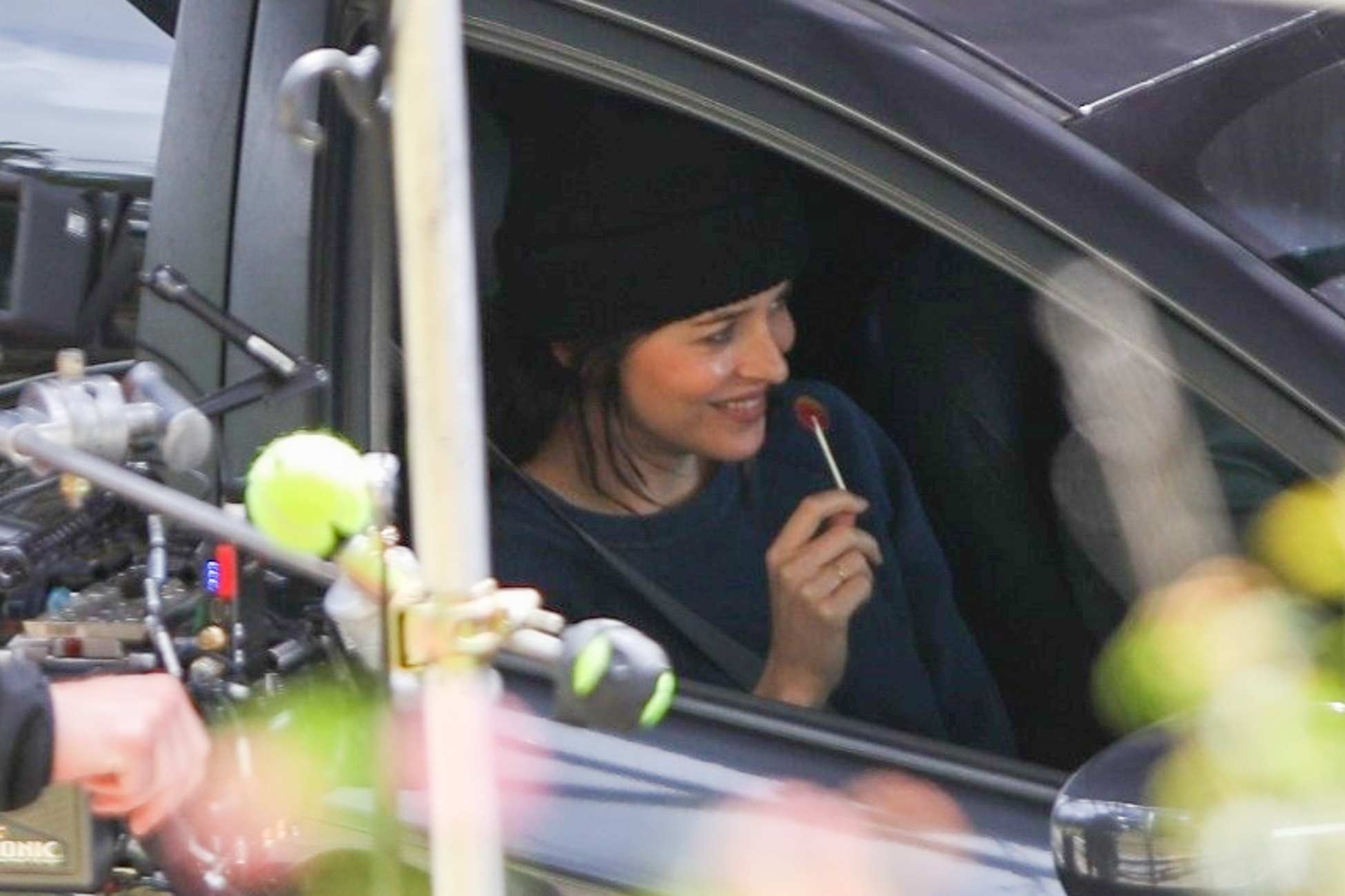 Dakota_Johnson_-_Filming___Am_I_Ok__in_Los_Angeles2C_California_03082021_07.jpg