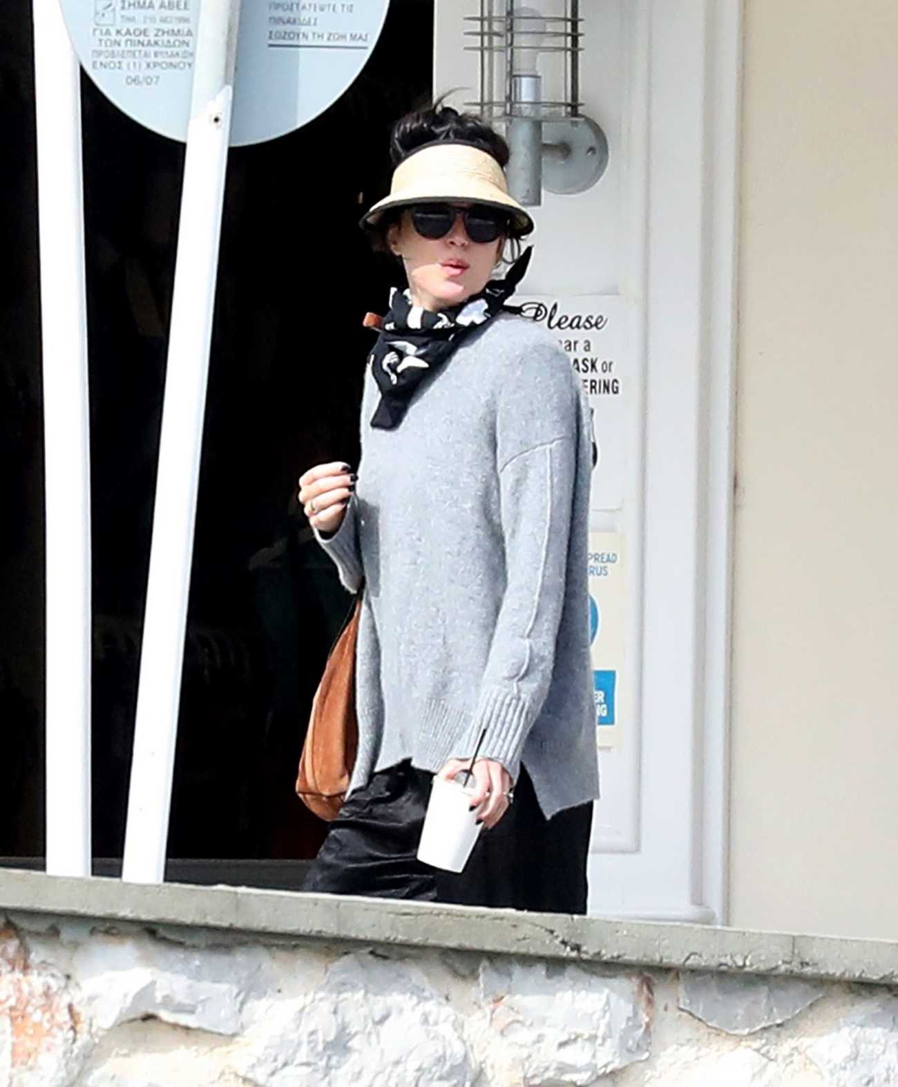 Dakota_Johnson_-_Films__The_Lost_Daughter__in_Greece_10_30_2020-03.jpg Dakota_Johnson_-_Films__The_Lost_Daughter__in_Greece_10_30_2020-03.jpg
