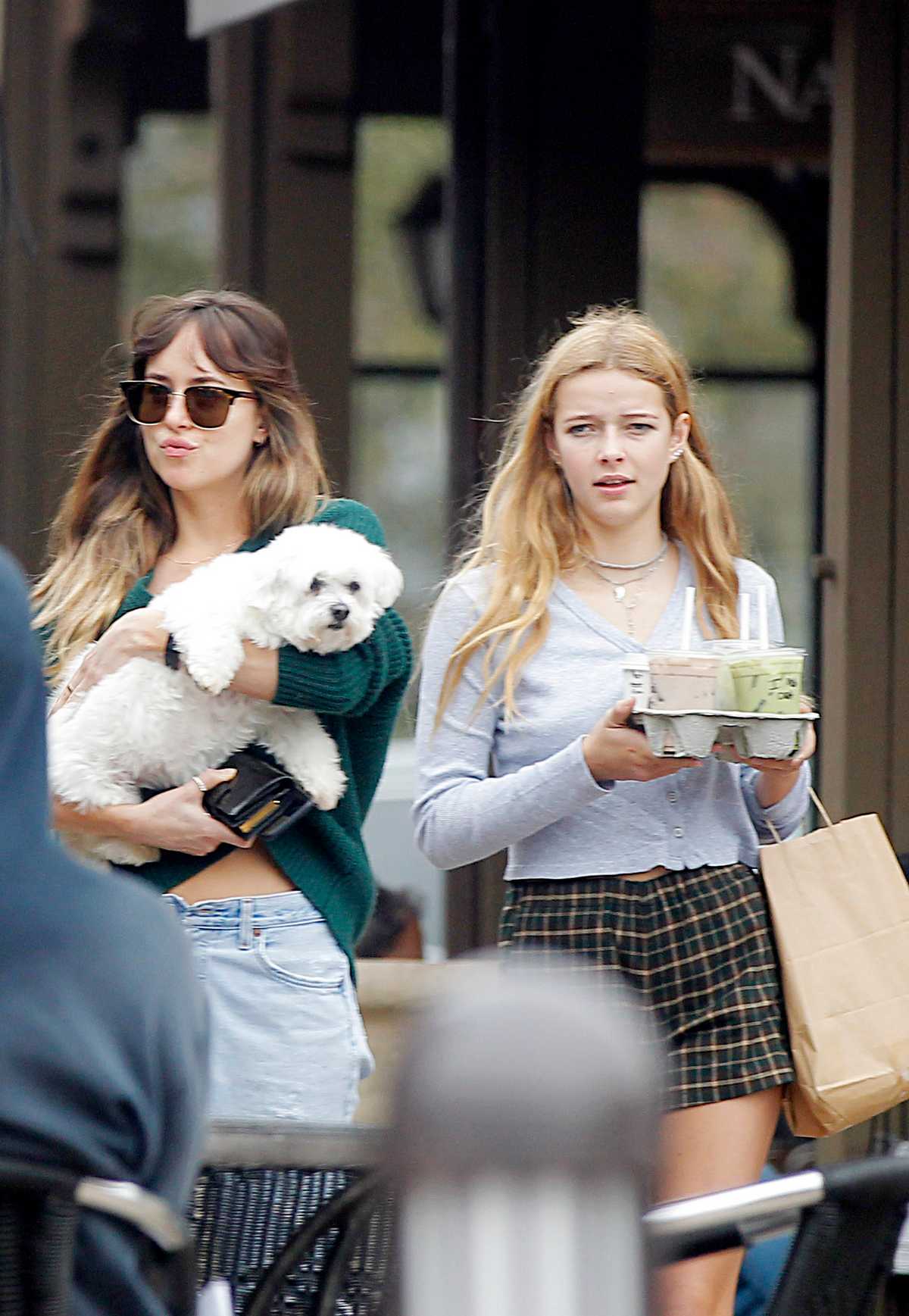 Dakota_Johnson_-_Grabs_some_ice_coffee_and_drinks_with_Apple_Martin_in_Malibu_-_May_4-01.jpg