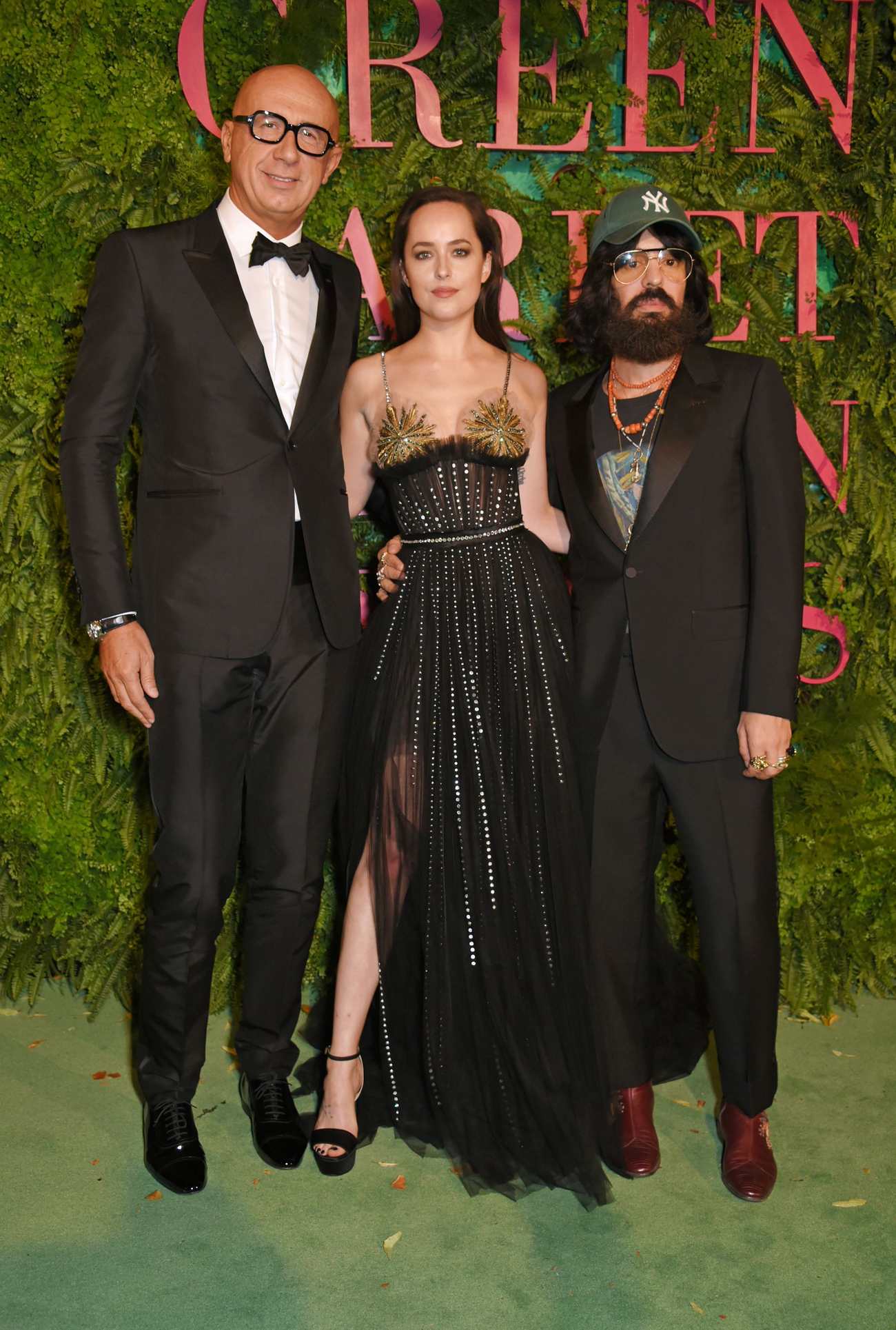 Dakota_Johnson_-_Green_Carpet_Fashion_Awards_in_Milan_-_September_24-30.jpg Dakota_Johnson_-_Green_Carpet_Fashion_Awards_in_Milan_-_September_24-30.jpg