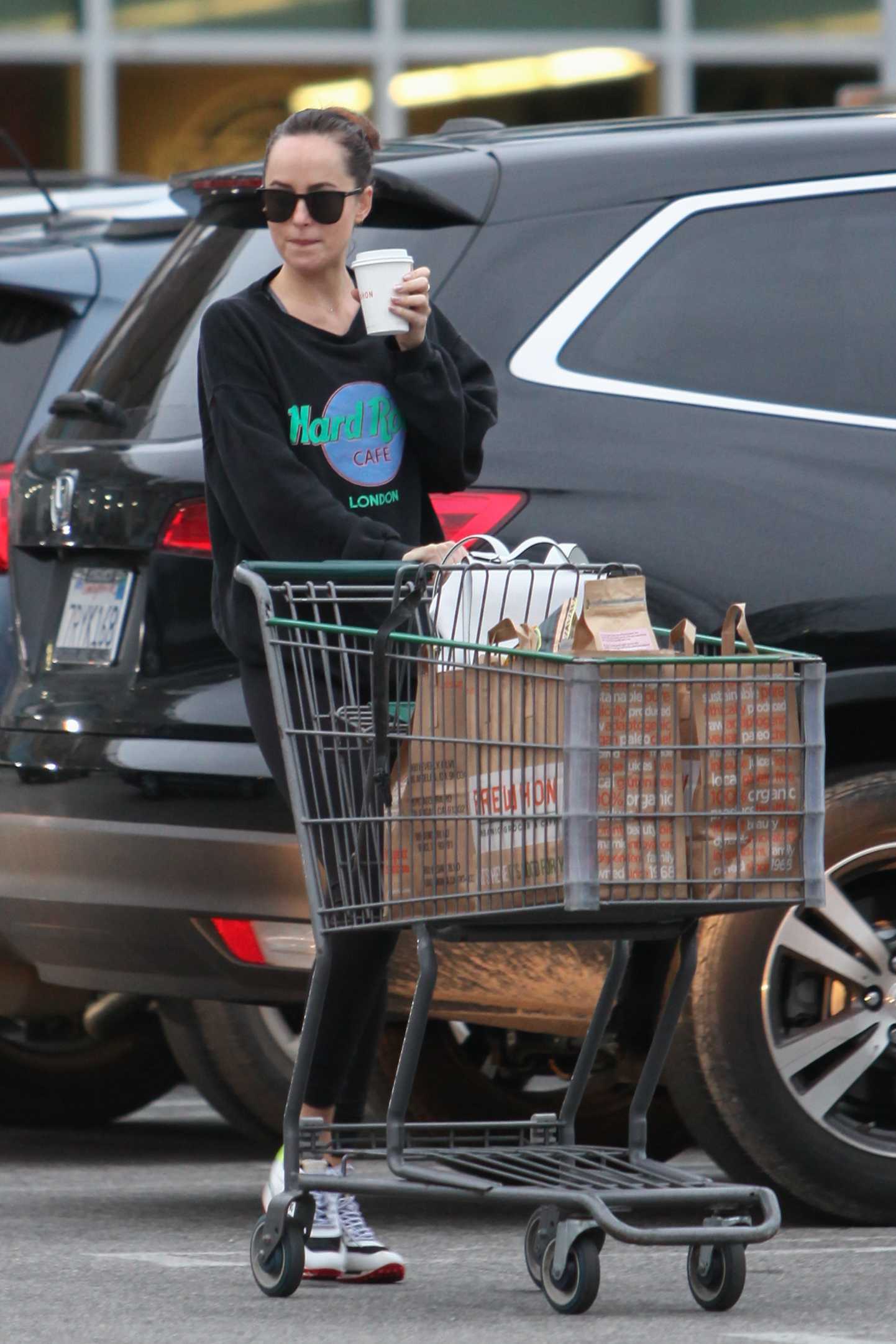 Dakota_Johnson_-_Grocery_shopping_in_Los_Angeles_yesterday_February_1-01.jpg Dakota_Johnson_-_Grocery_shopping_in_Los_Angeles_yesterday_February_1-01.jpg