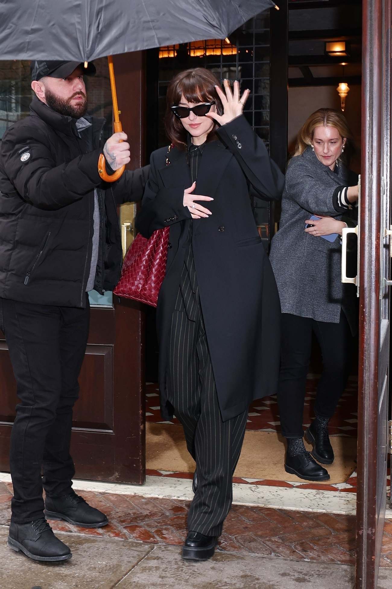 Dakota_Johnson_-_Heads_to_SNL_rehearsals_in_New_York_0123202403.jpg Dakota_Johnson_-_Heads_to_SNL_rehearsals_in_New_York_0123202403.jpg