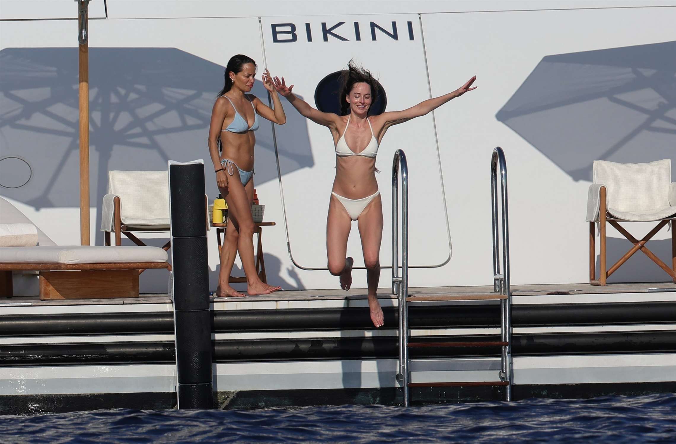 Dakota_Johnson_-_In_Ibiza_with_Kate_Hudson_July_22C_2025_11.jpg Dakota_Johnson_-_In_Ibiza_with_Kate_Hudson_July_22C_2025_11.jpg