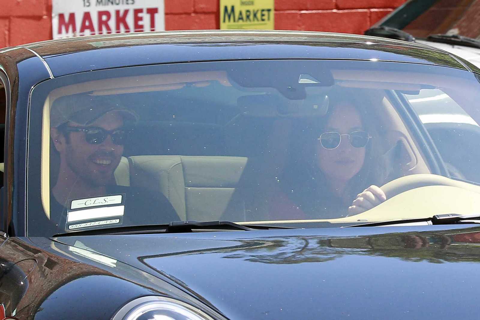 Dakota_Johnson_-_In_Los_Angeles_-_April_22-09.jpg Dakota_Johnson_-_In_Los_Angeles_-_April_22-09.jpg