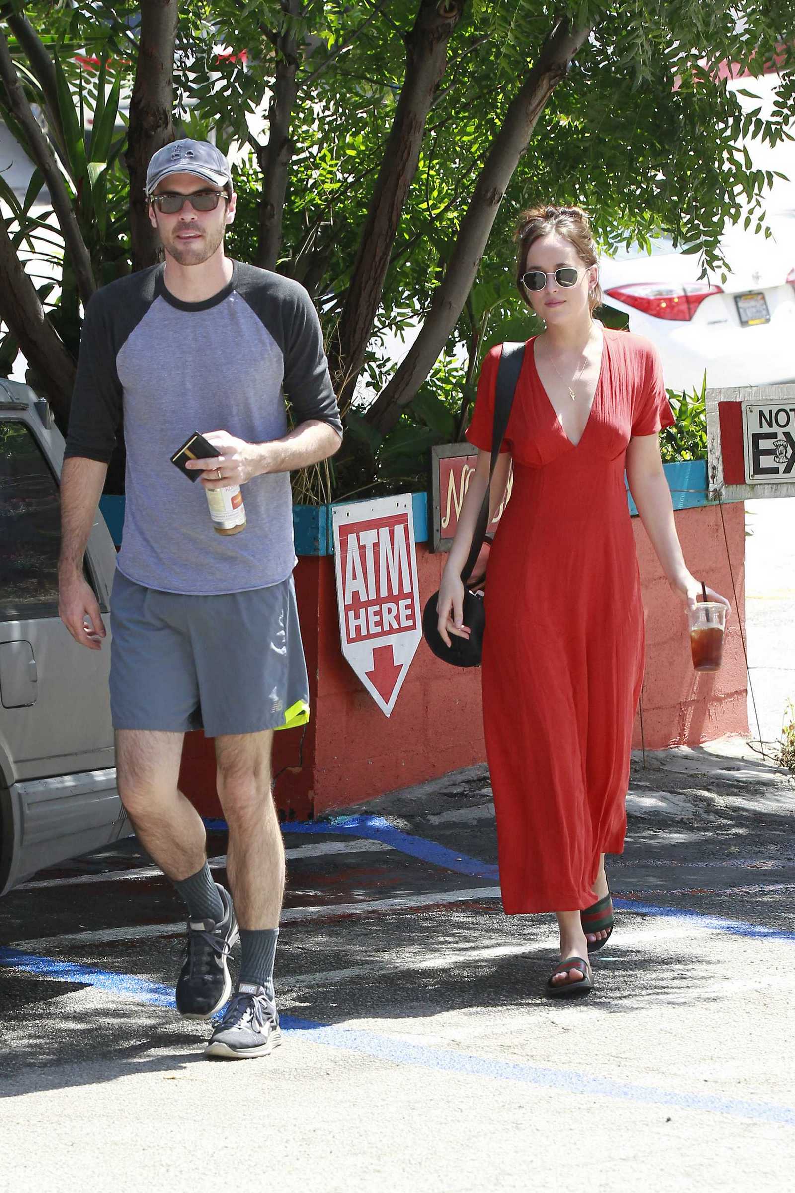 Dakota_Johnson_-_In_Los_Angeles_-_April_22-12.jpg Dakota_Johnson_-_In_Los_Angeles_-_April_22-12.jpg