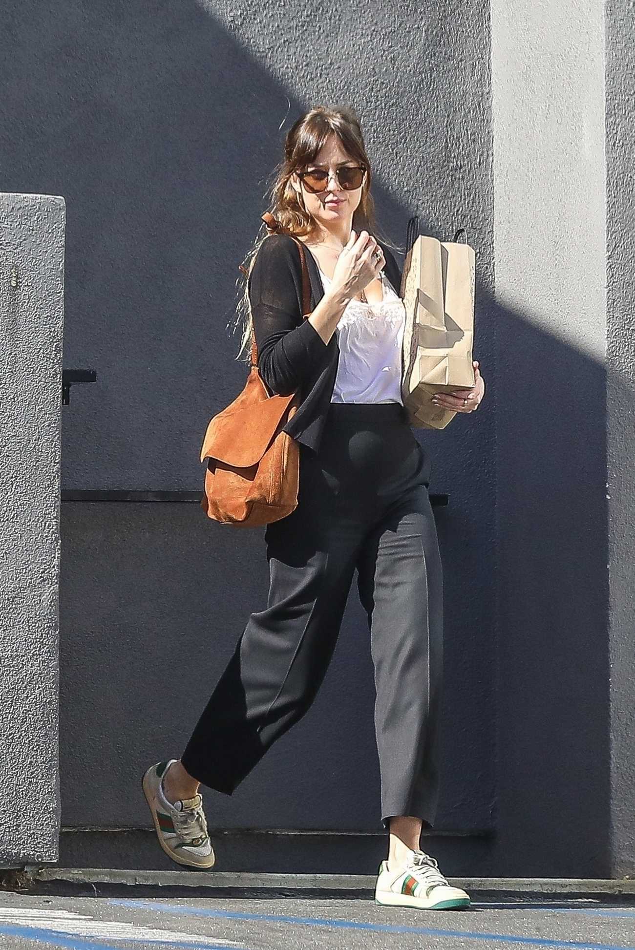 Dakota_Johnson_-_In_West_Hollywood2C_04242019-02.jpg Dakota_Johnson_-_In_West_Hollywood2C_04242019-02.jpg