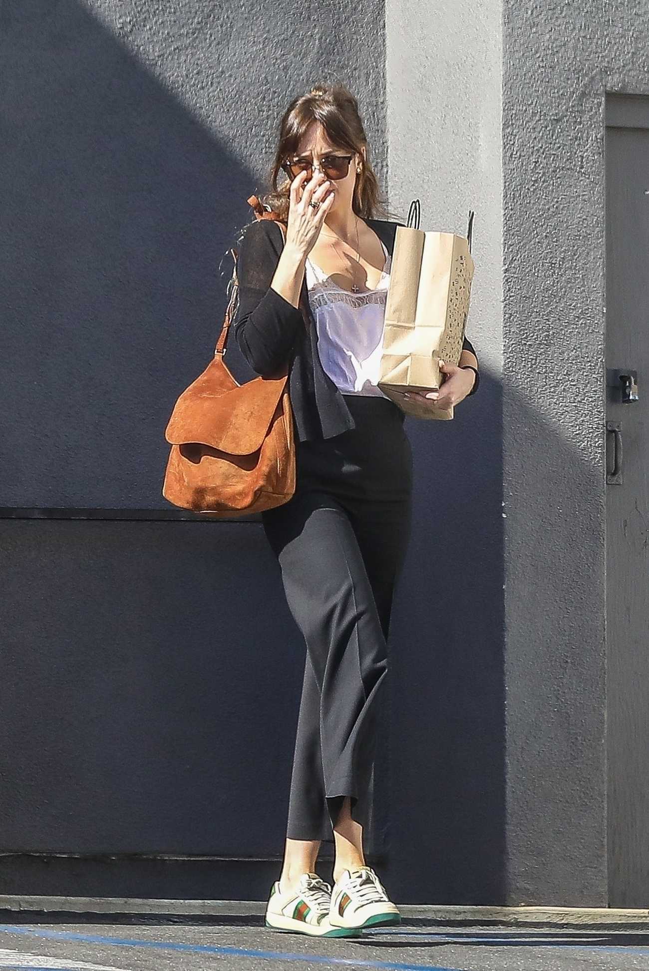 Dakota_Johnson_-_In_West_Hollywood2C_04242019-03.jpg Dakota_Johnson_-_In_West_Hollywood2C_04242019-03.jpg