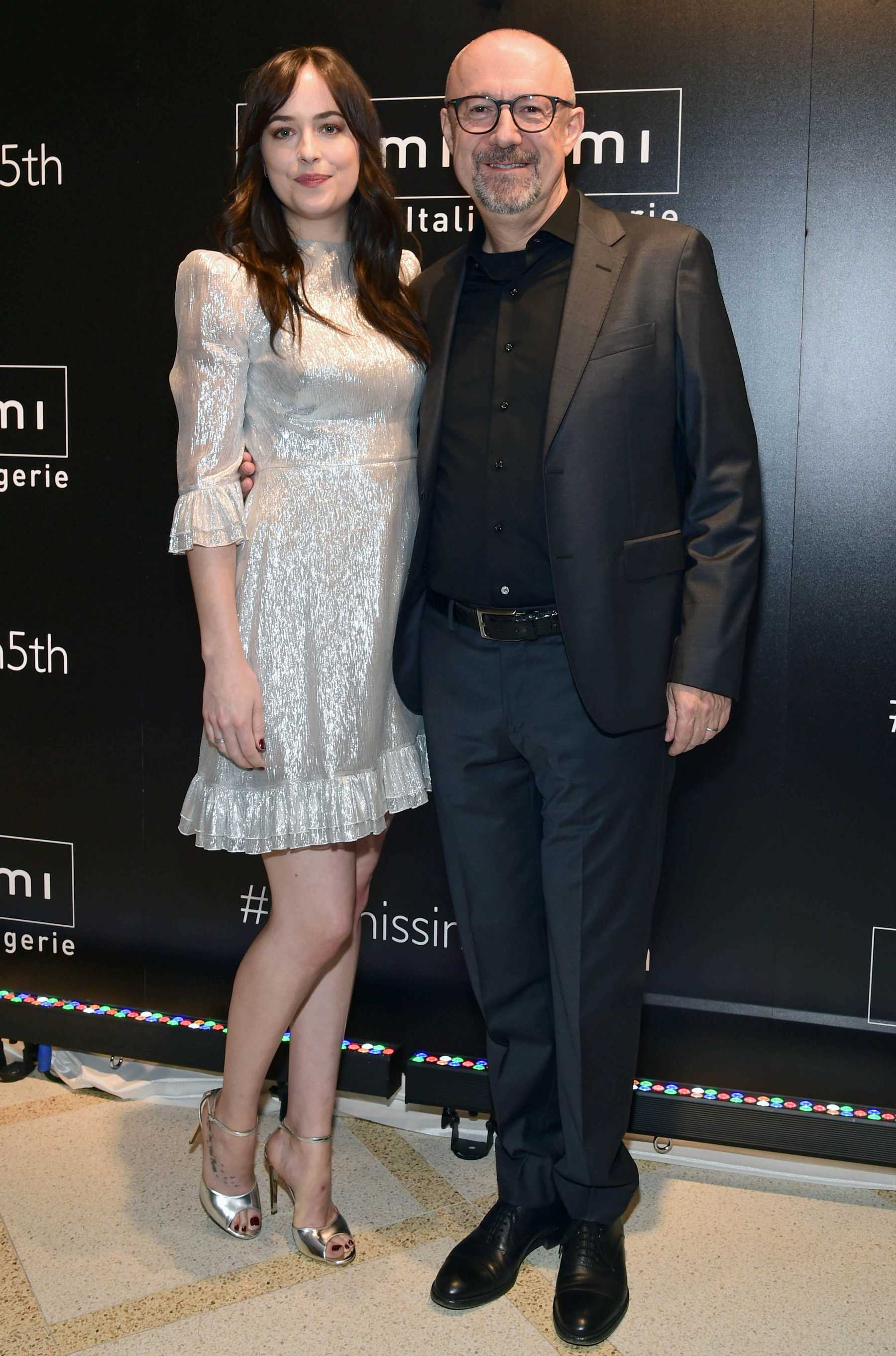 Dakota_Johnson_-_Intimissimi_Grand_Opening_in_New_York_on_October_18-03.jpg