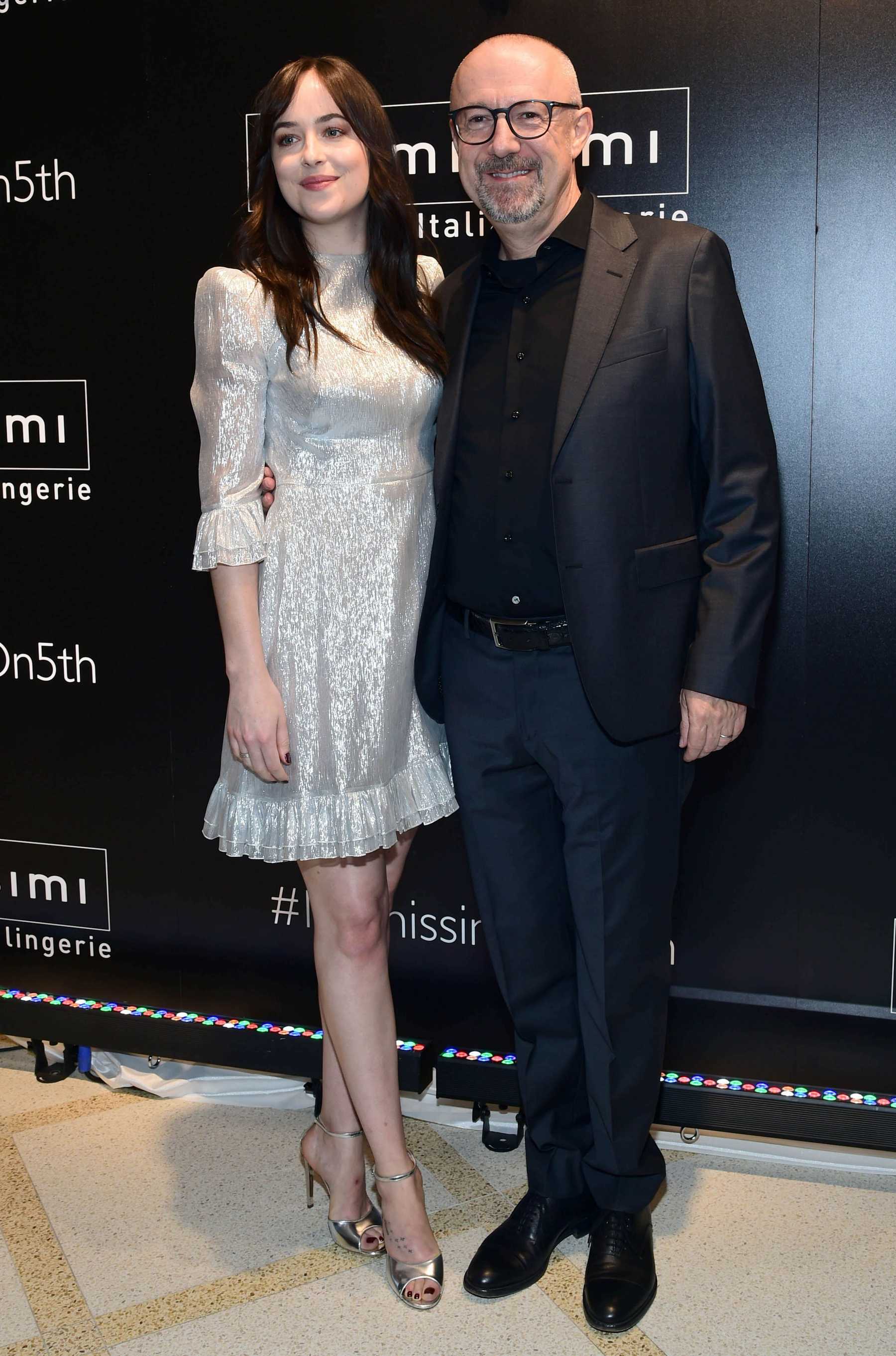 Dakota_Johnson_-_Intimissimi_Grand_Opening_in_New_York_on_October_18-04.jpg