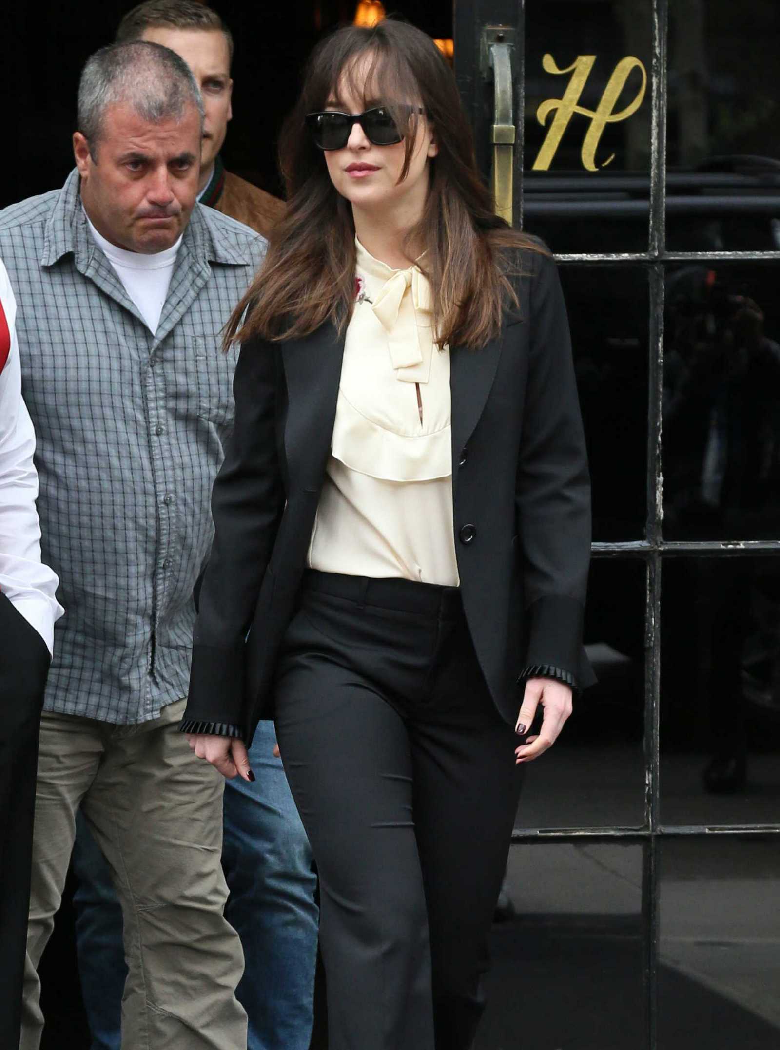 Dakota_Johnson_-_Leaving_her_Hotel_in_New_York_City_on_May_3-16.jpg Dakota_Johnson_-_Leaving_her_Hotel_in_New_York_City_on_May_3-16.jpg