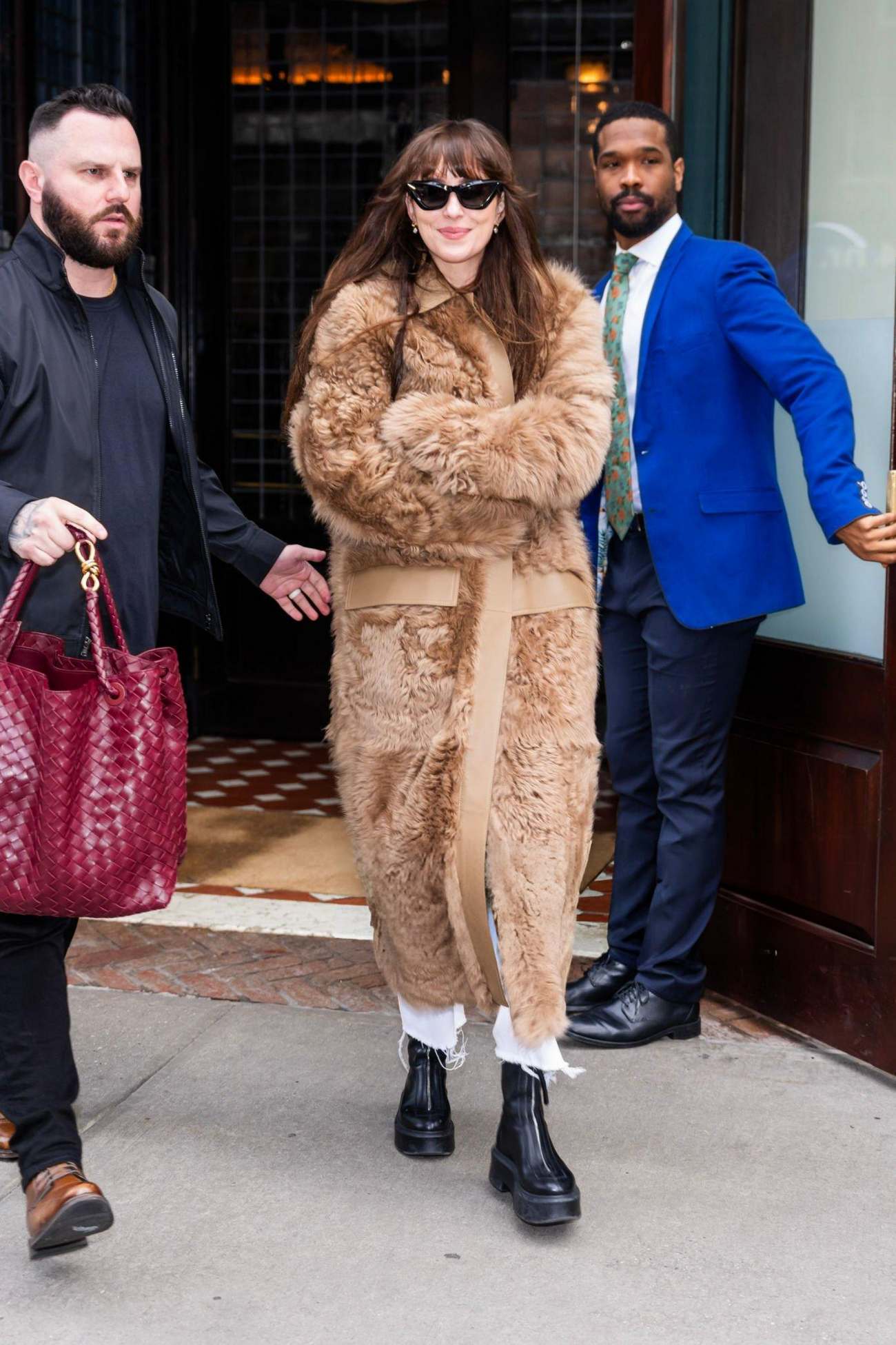 Dakota_Johnson_-_Leaving_her_hotel_in_Tribeca2C_New_York_0127202402.jpg Dakota_Johnson_-_Leaving_her_hotel_in_Tribeca2C_New_York_0127202402.jpg