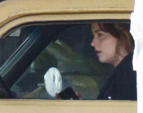 Dakota_Johnson_-_On_the_movie_set_of_Covers_in_Hollywood_June_52C_2019-04.jpg Dakota_Johnson_-_On_the_movie_set_of_Covers_in_Hollywood_June_52C_2019-04.jpg