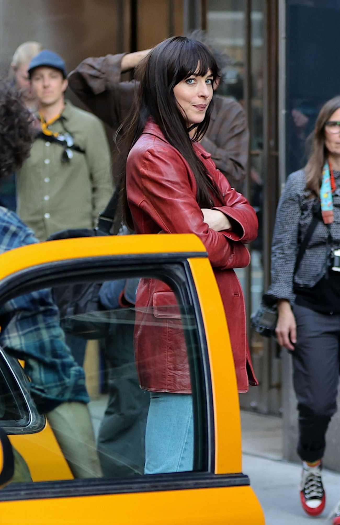 Dakota_Johnson_-_On_the_set_of__Madame_Web__in_Boston_1011202214.jpg