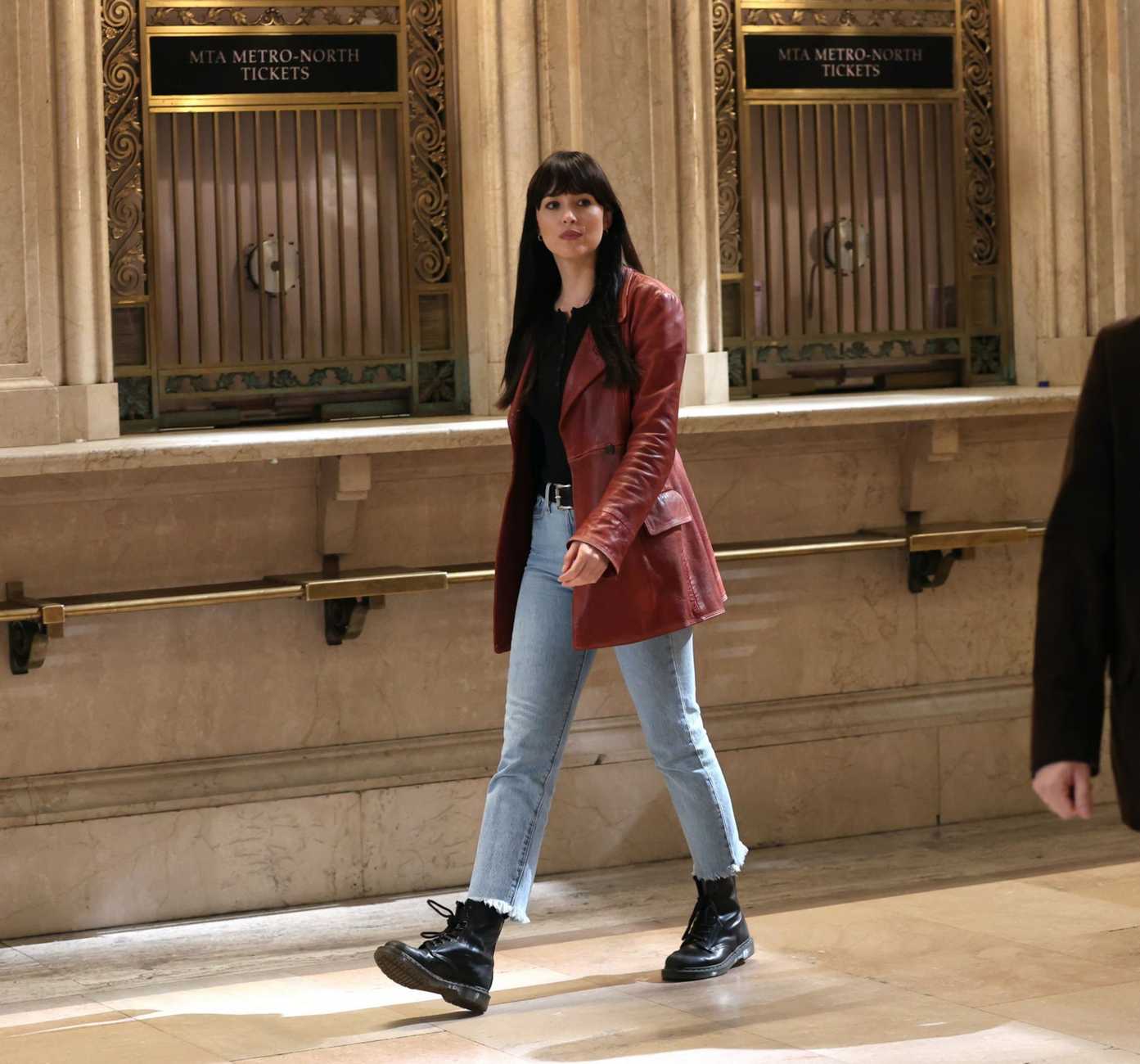 Dakota_Johnson_-_On_the_set_of__Madame_Web__in_Boston_1011202220.jpg