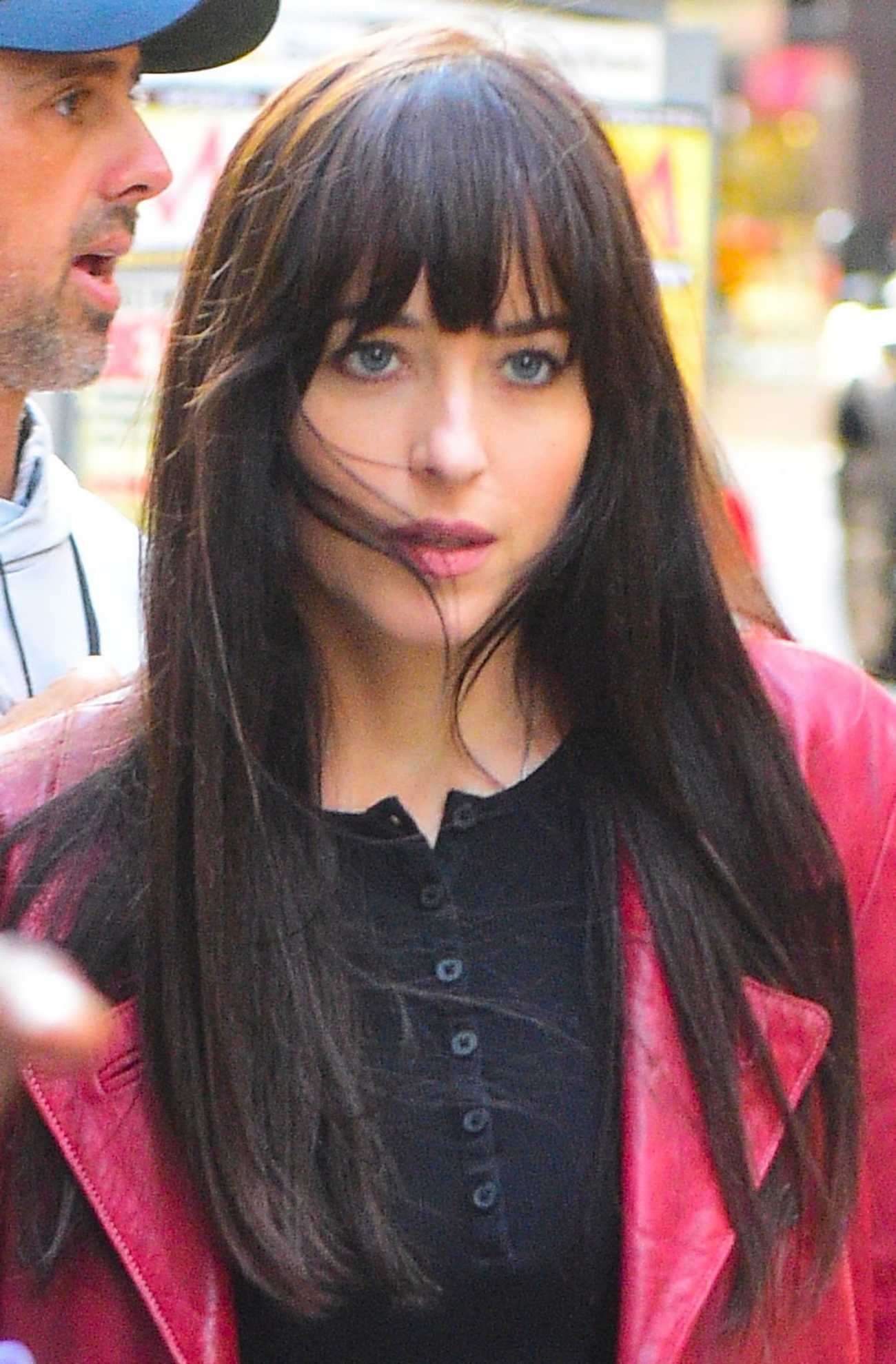 Dakota_Johnson_-_On_the_set_of__Madame_Web__in_Boston_1011202223.jpg