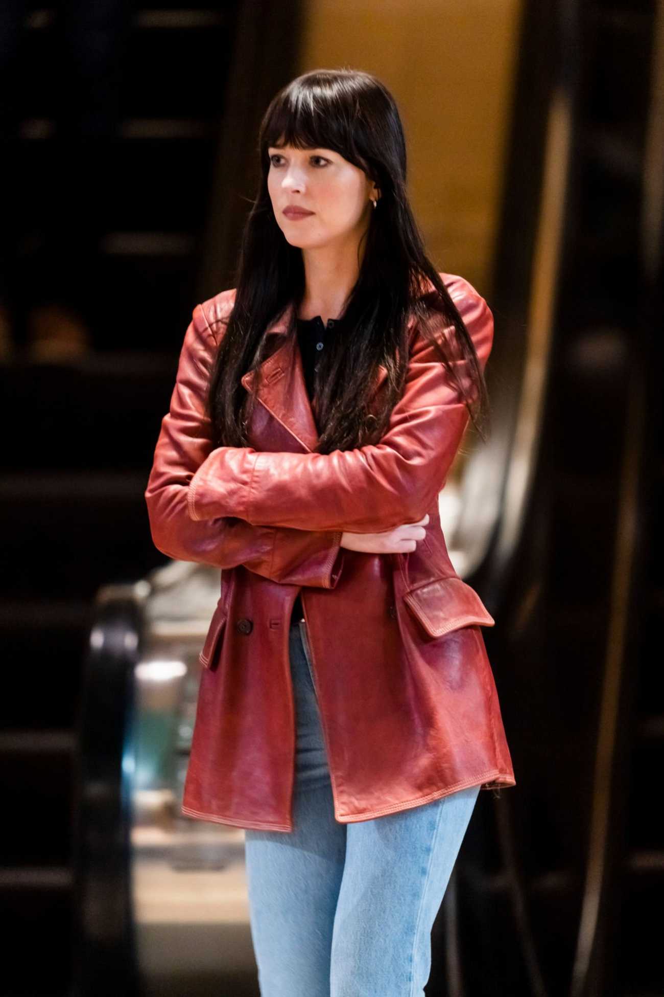 Dakota_Johnson_-_On_the_set_of__Madame_Web__in_Boston_1011202232.jpg