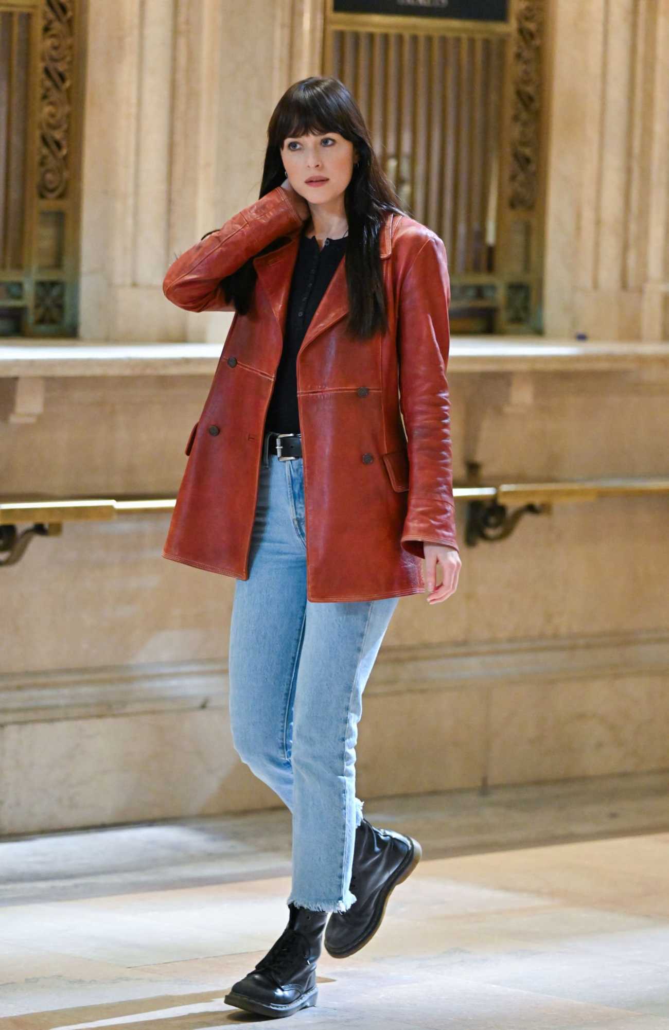Dakota_Johnson_-_On_the_set_of__Madame_Web__in_Boston_1011202248.jpg Dakota_Johnson_-_On_the_set_of__Madame_Web__in_Boston_1011202248.jpg