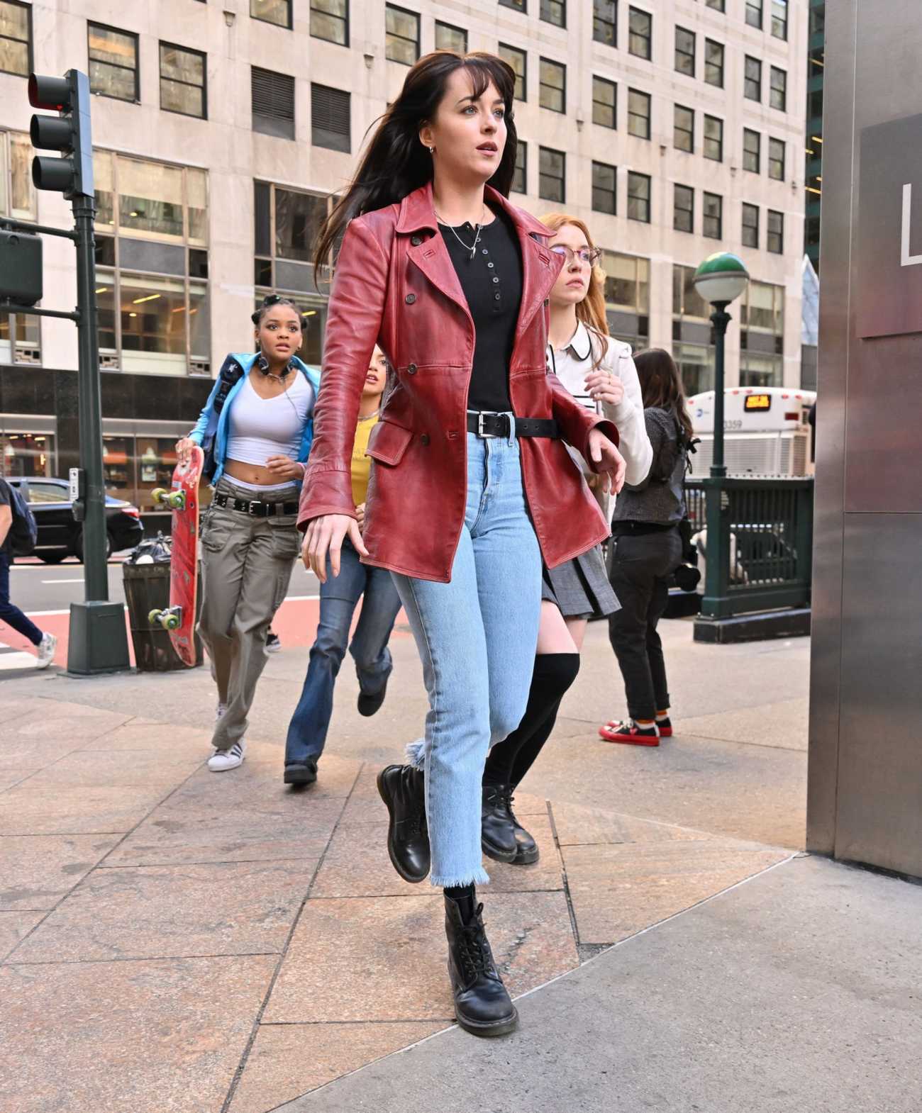 Dakota_Johnson_-_On_the_set_of__Madame_Web__in_Boston_1011202252.jpg Dakota_Johnson_-_On_the_set_of__Madame_Web__in_Boston_1011202252.jpg