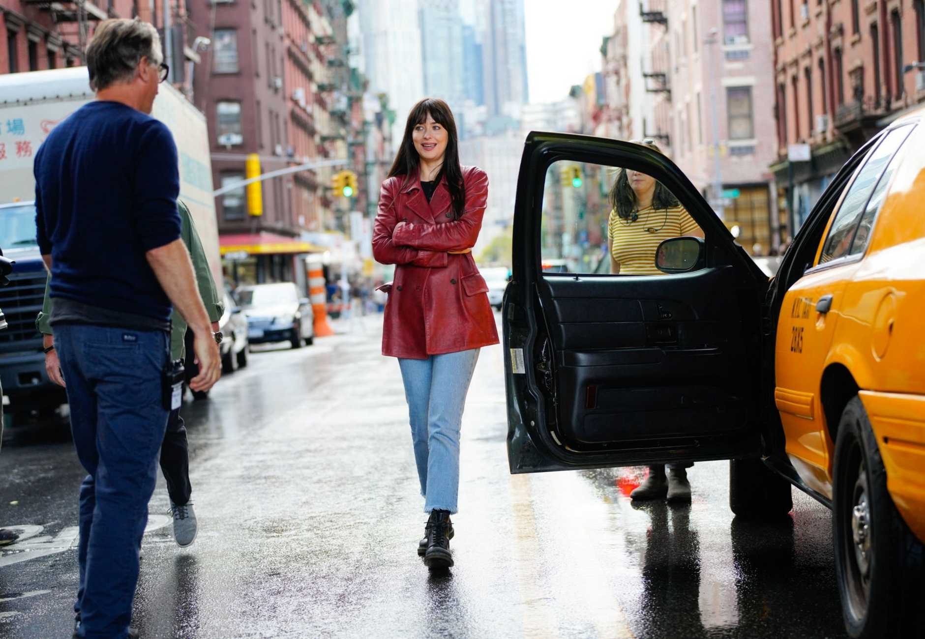 Dakota_Johnson_-_On_the_set_of__Madame_Web__in_Boston_1012202206.jpg